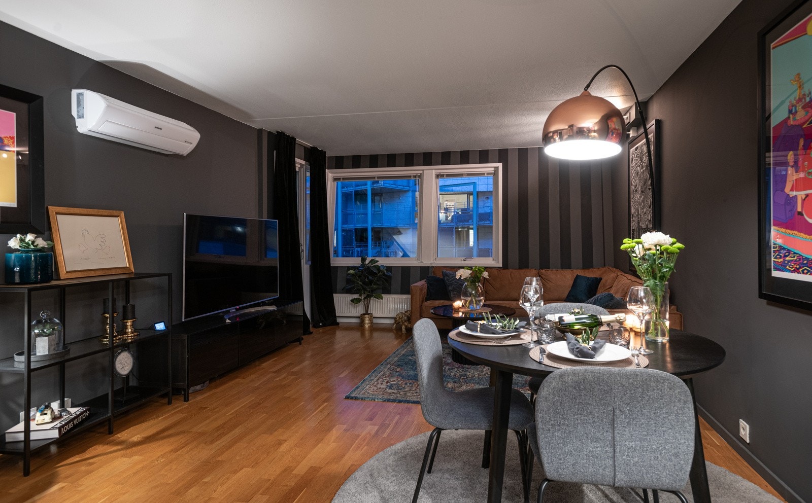 Boligen varmes opp med radiatorer og fjernevarme/varmtvann er inkl. i felleskostnadene Galleribilde