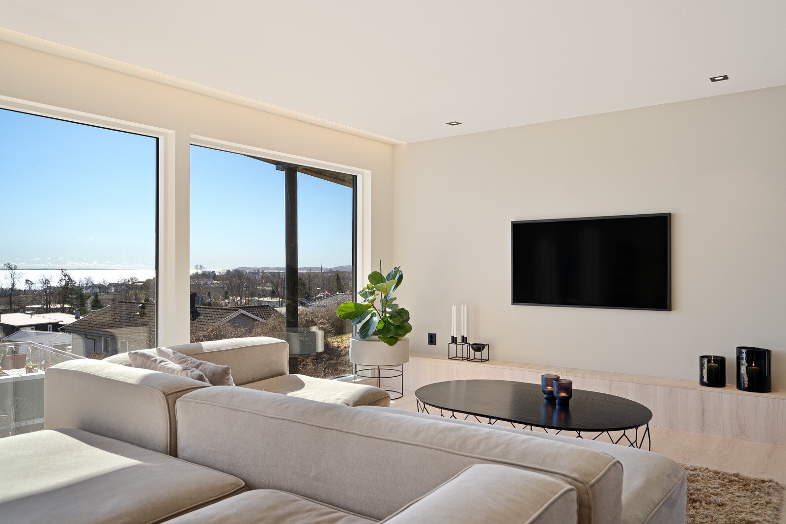 Her får man den frie og fine utsikten rett inn i stuen Galleribilde