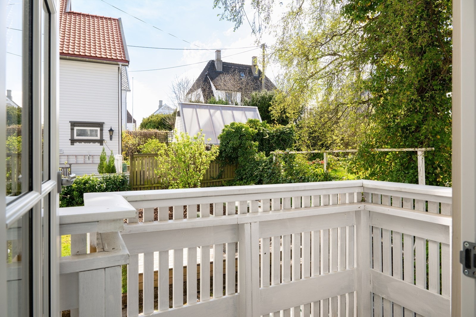 Fra hovedsoverommet er det utgang til liten balkong. Galleribilde