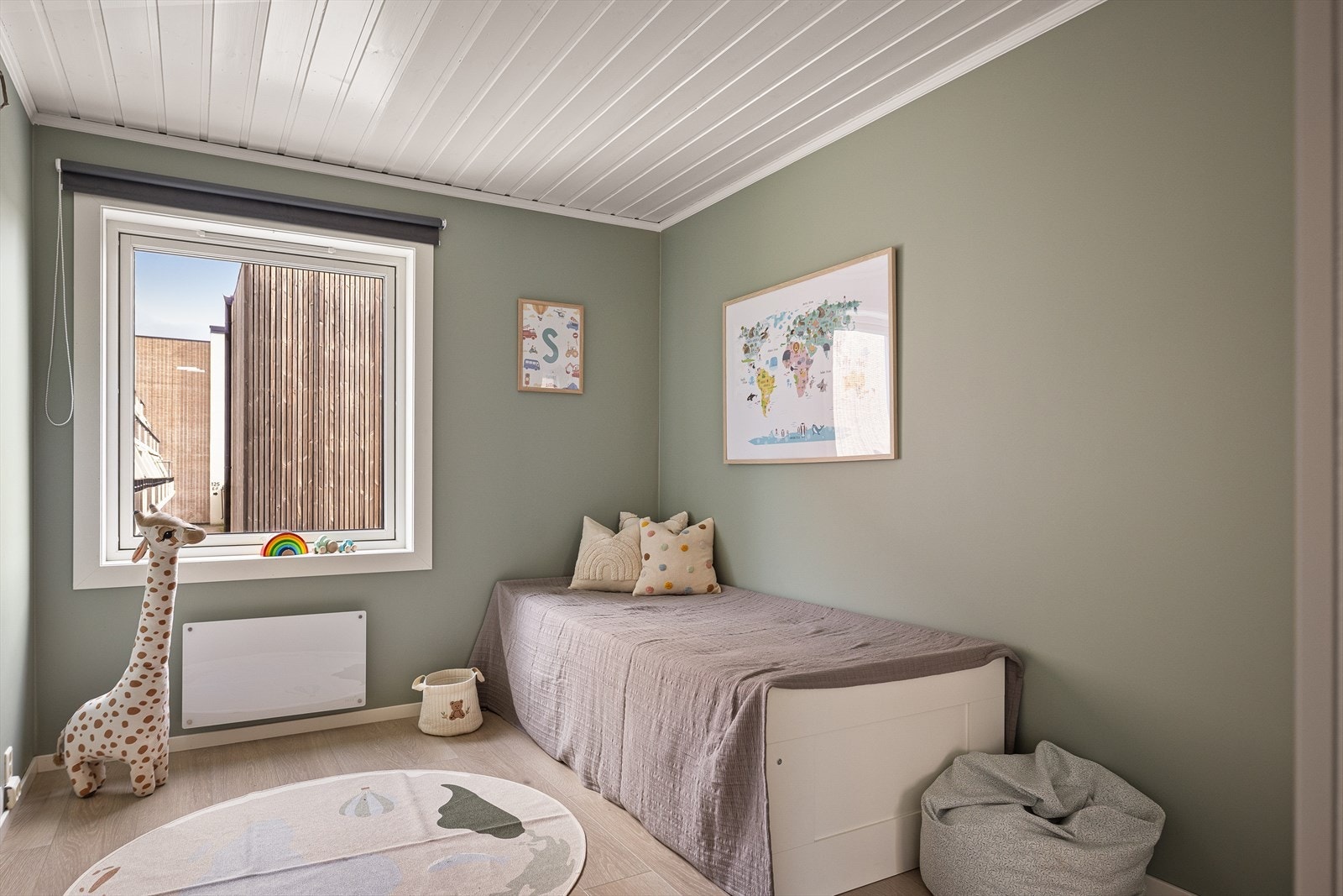 Soverom 2 fremstår som det perfekte barnerommet, gjesterommet eller hjemmekontoret. Galleribilde