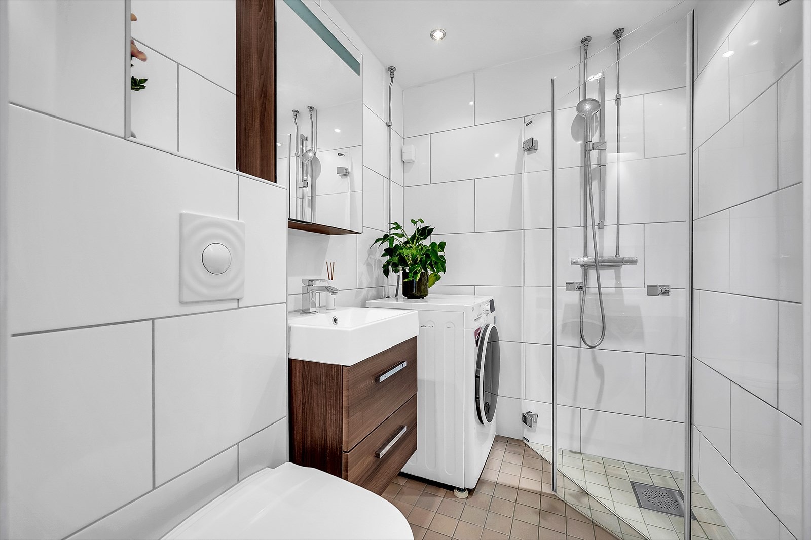 - Lekker og velholdt bad med gulvvarme - Galleribilde