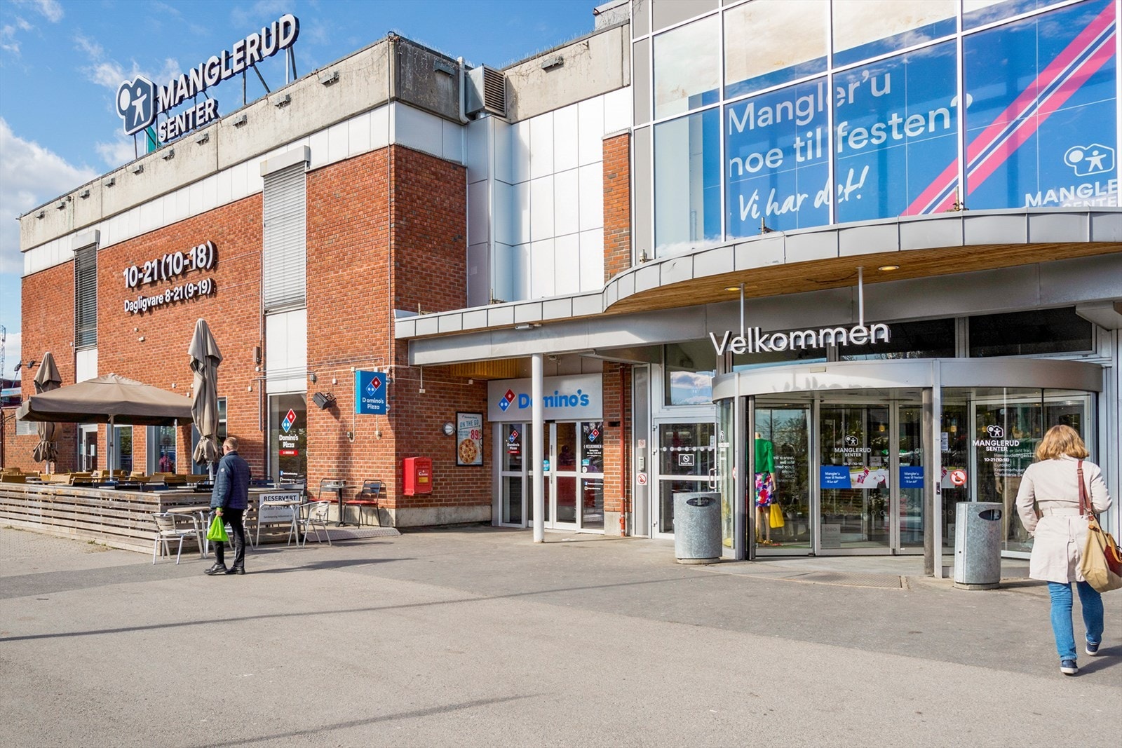 - Manglerud senter finner du kun 4 minutters gange fra leiligheten - Galleribilde