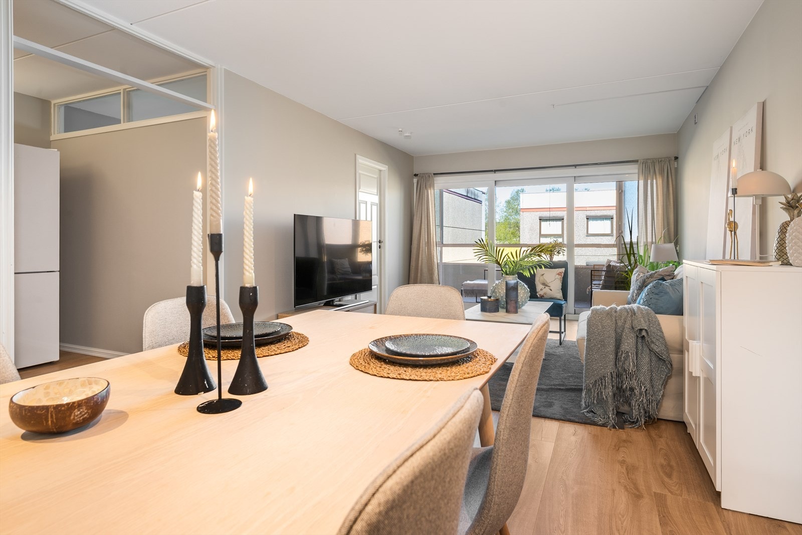 Kjøkkenet er i egen nisje mot stue. Galleribilde