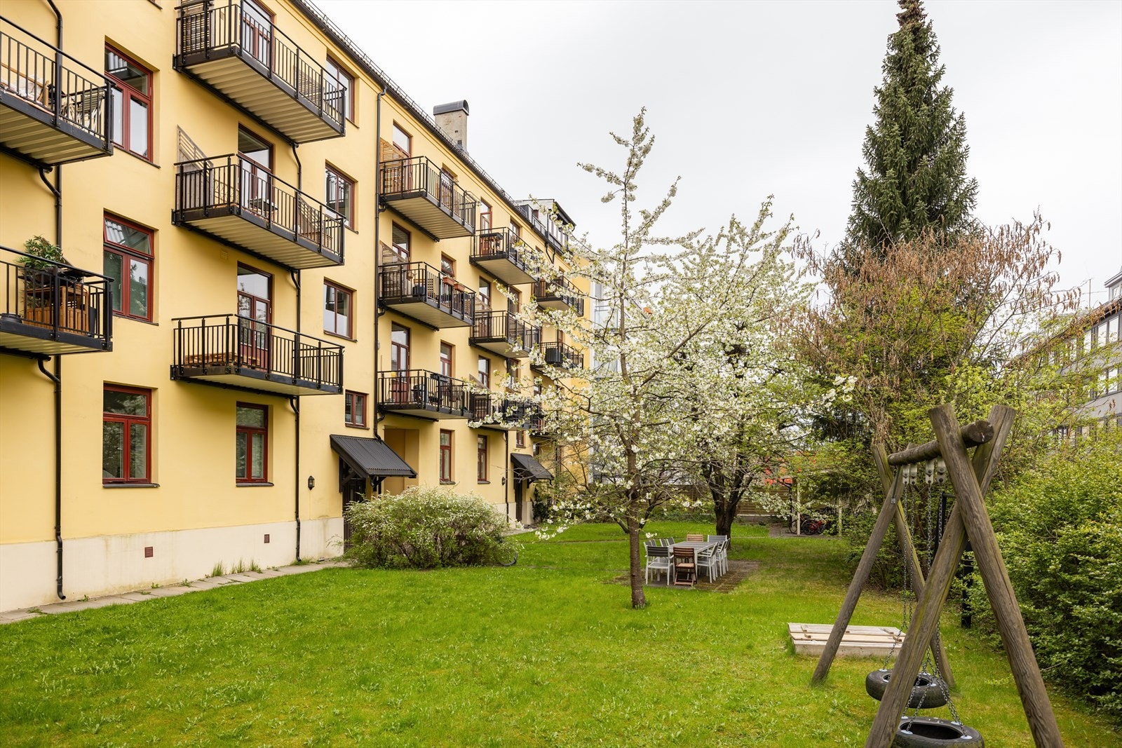 Sameiet har en nydelig, lukket bakgård Galleribilde