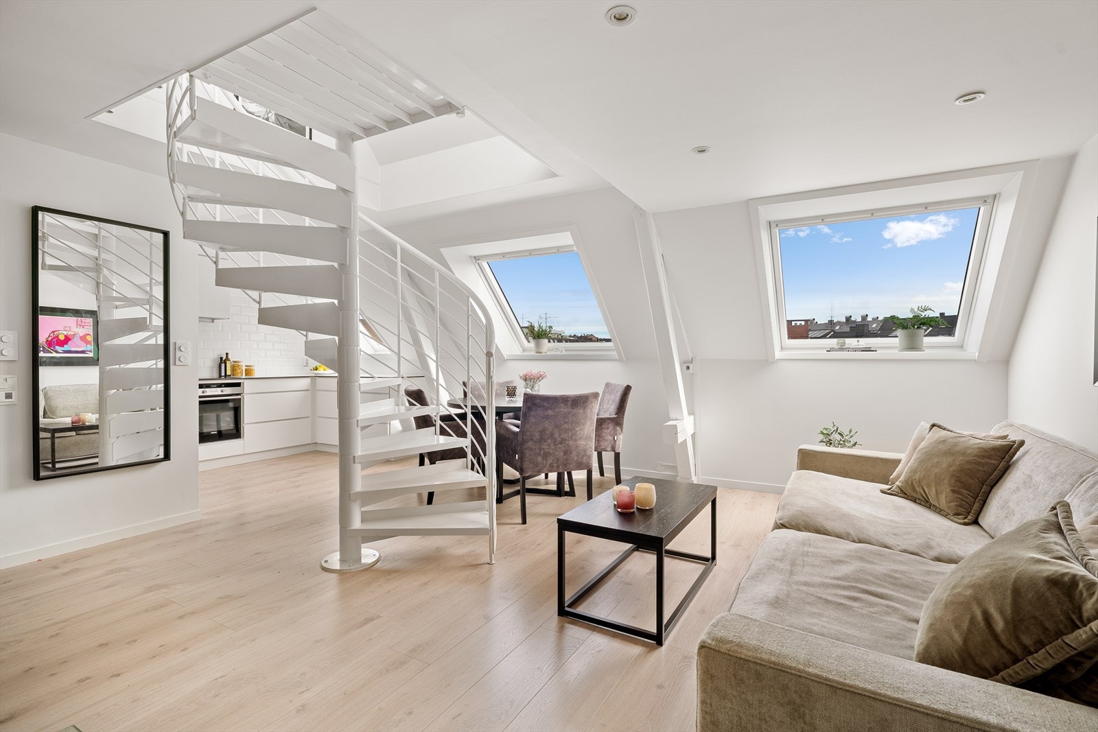 Velkommen til Maries gate 7B presentert av Bjørn Johan Grini v/ Nordvik Bygdøy allé Galleribilde