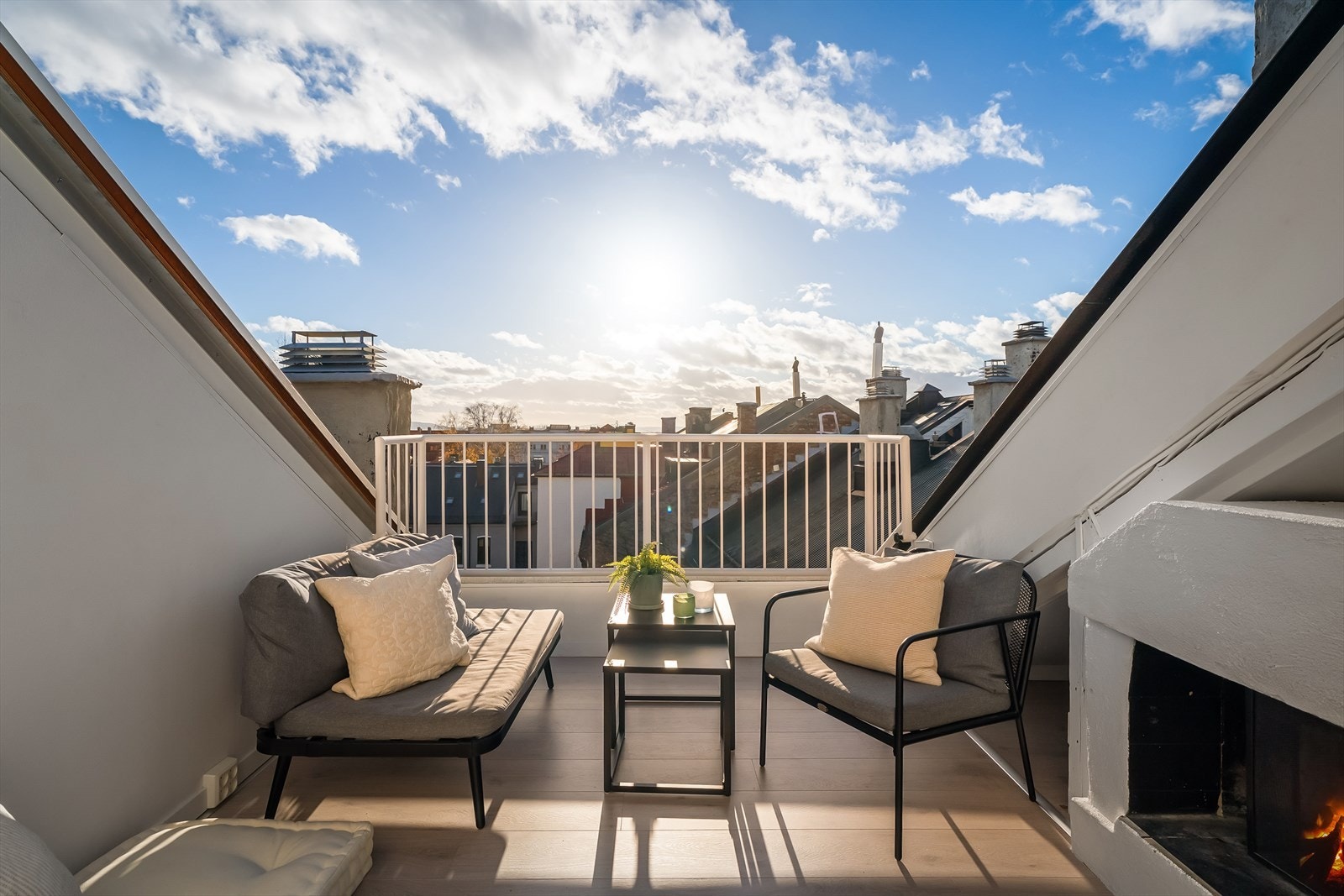 Usjenert på toppen med sol nesten hele dagen Galleribilde