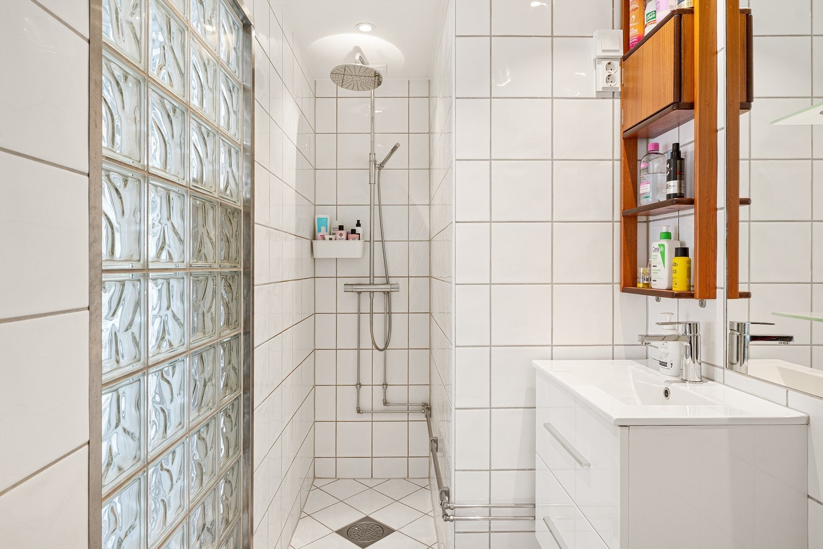 Hybel, vært leid ut for 13.000,- per mnd Galleribilde