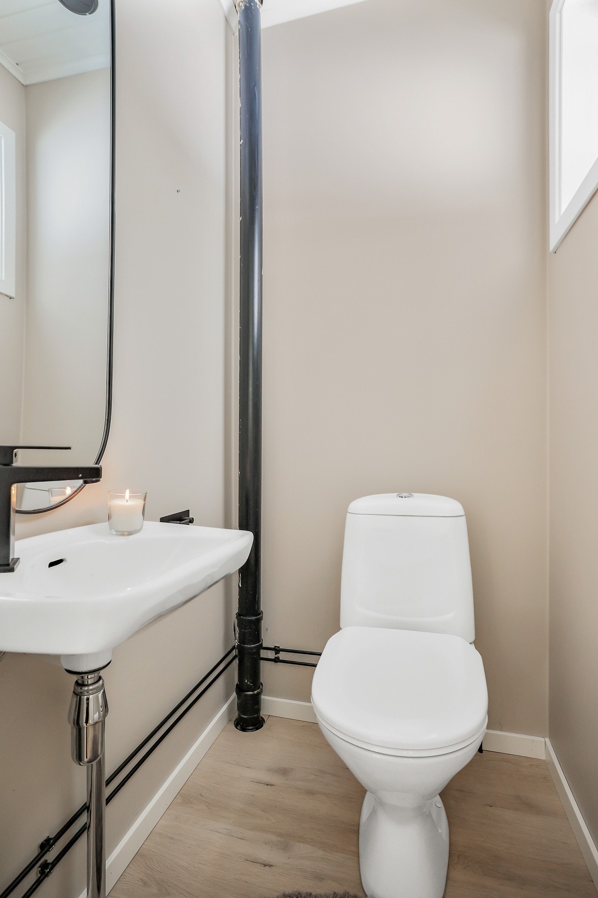 Praktisk toalettrom. Galleribilde