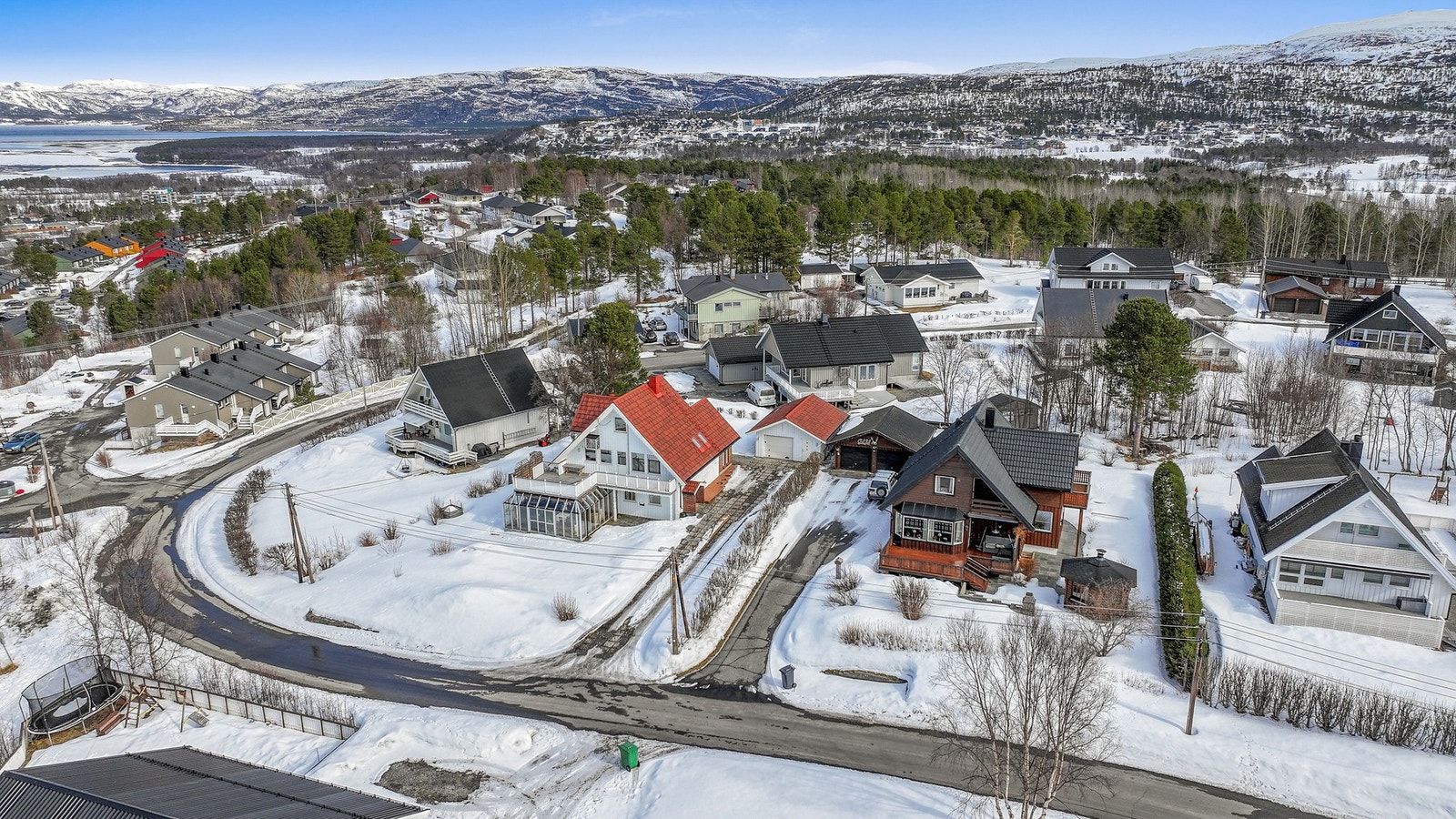 Området er omgitt av flott natur med gode turmuligheter året rundt. Galleribilde