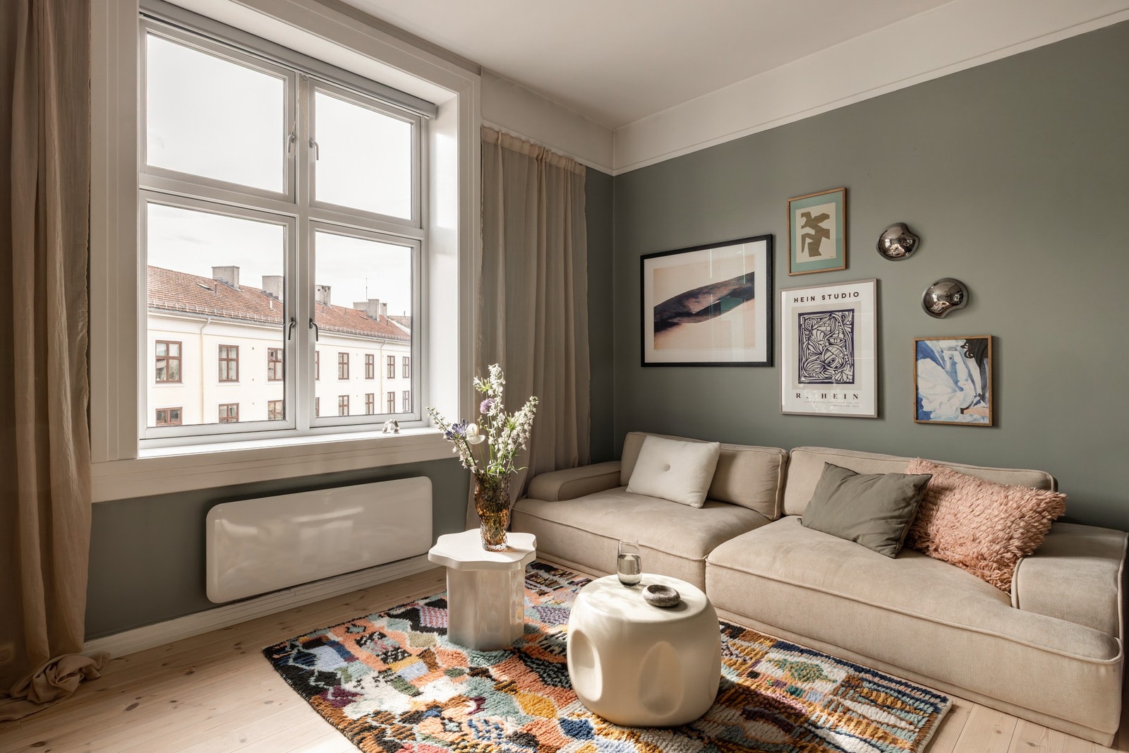 Ingrid Svenneby-Opsahl v/EIE Valkyrien har gleden av å presentere Colletts gate 60A. Galleribilde