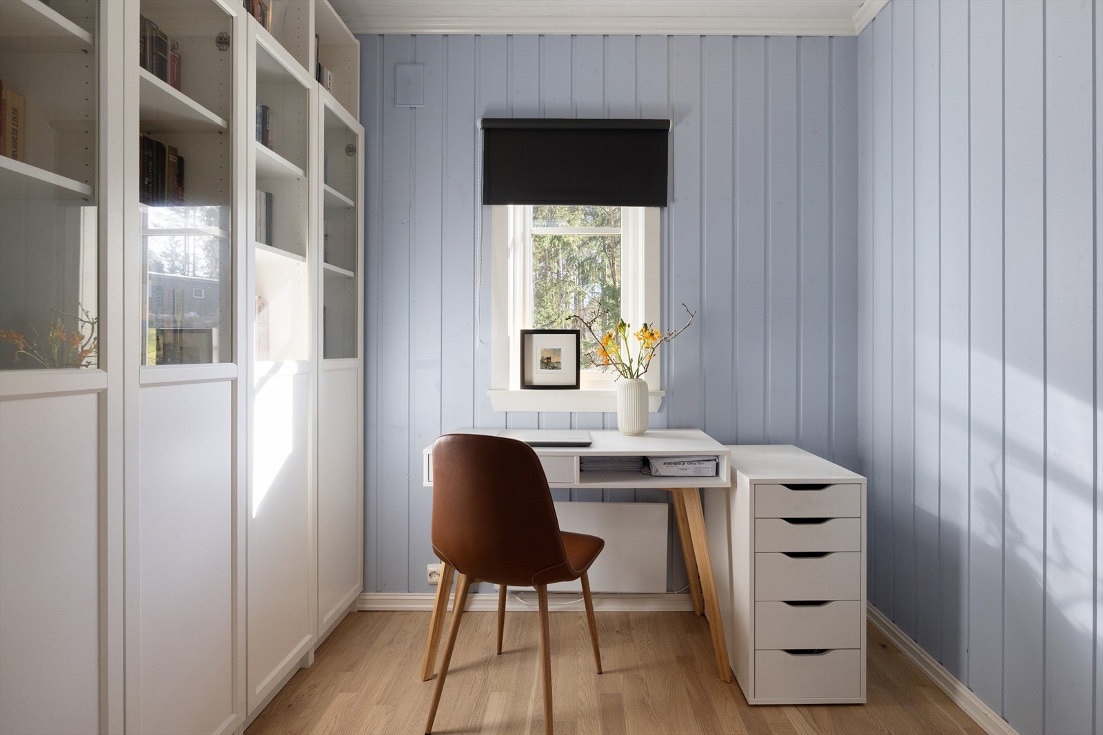 I tilknytning til inngangspartiet er det inngang til kontor og soverom nr. 4. Galleribilde