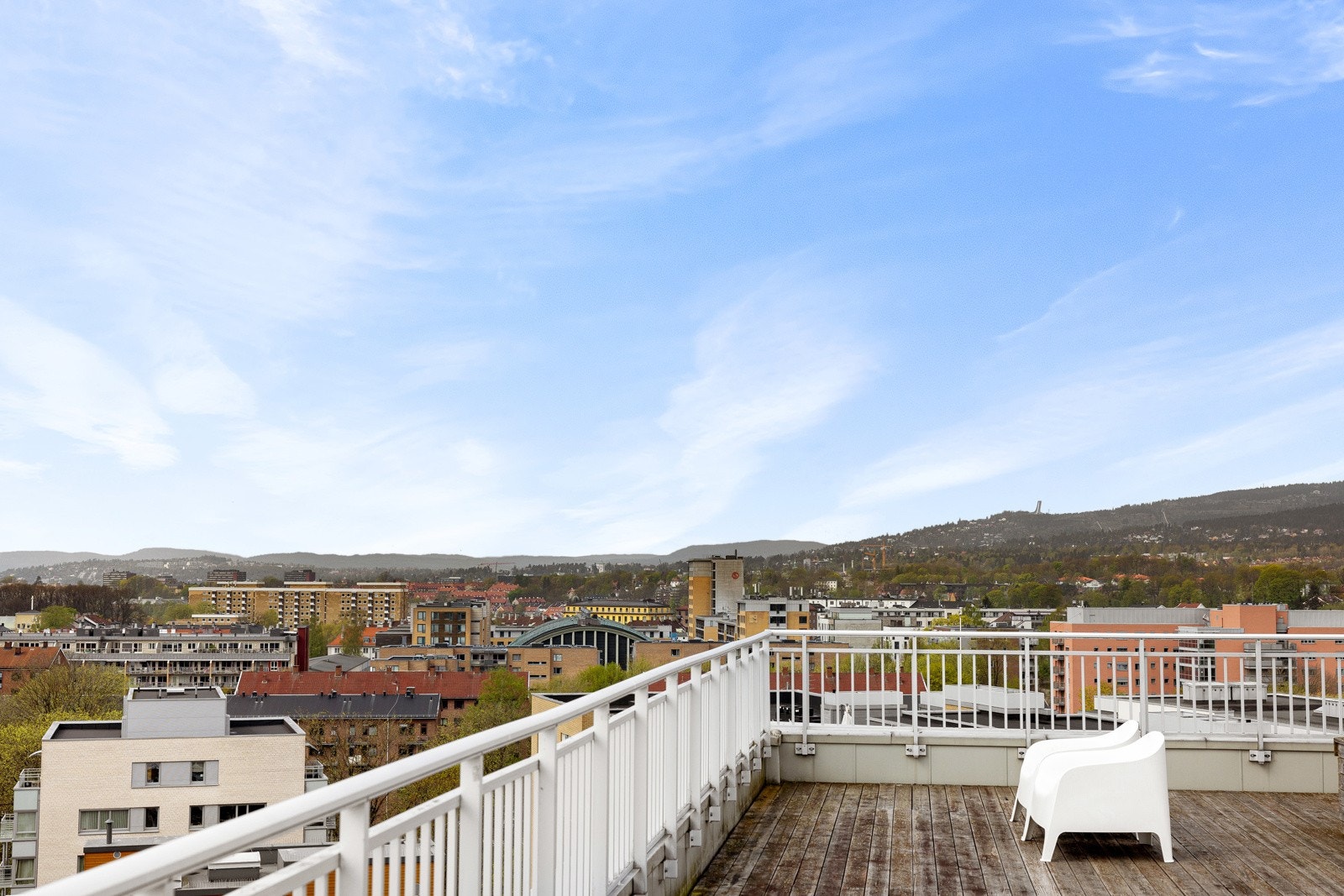 Felles takterrasse med fantastisk utsikt over Oslo by og fjord. Galleribilde
