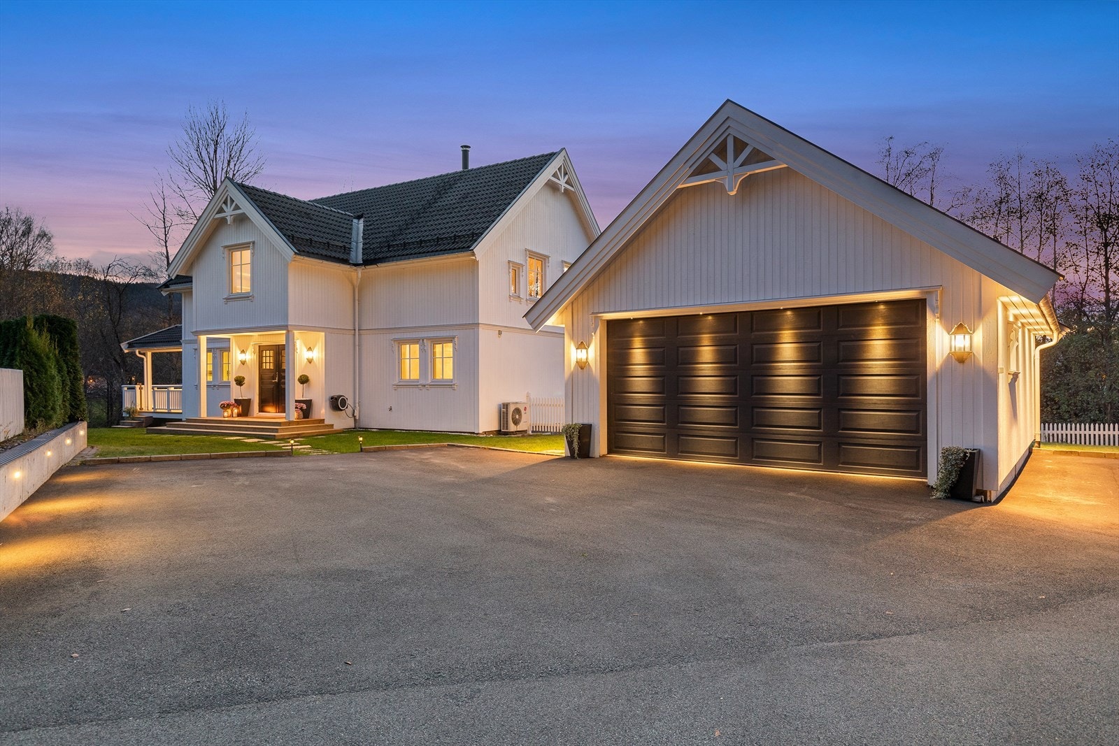 Dette er en meget lekker enebolig med utleiedel og garasje Galleribilde