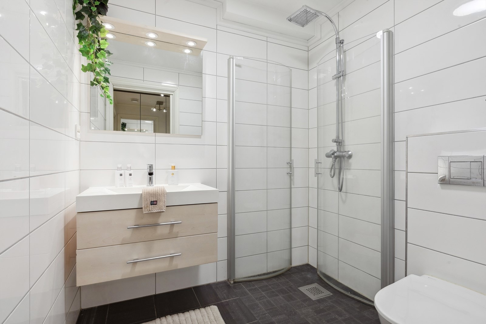 Bad tilhørende soveromsfløy Galleribilde