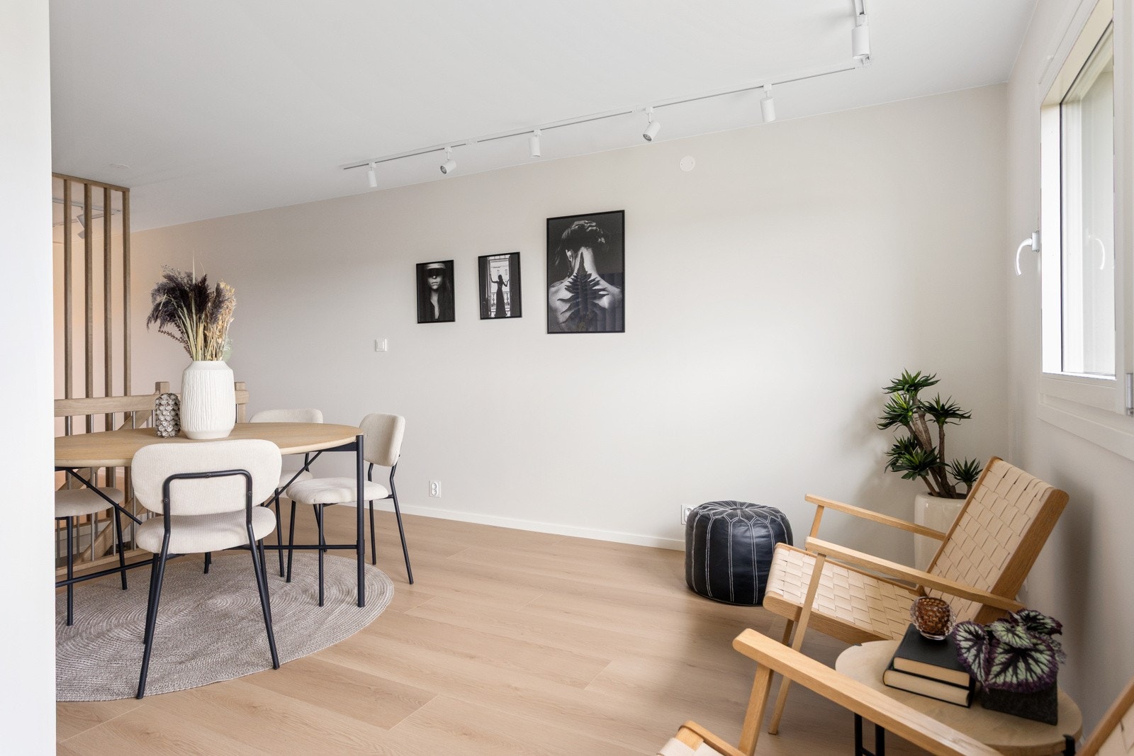 Leiligheten oser av høy trivselsfaktor - her ligger alt til rette for magiske stunder i godt selskap. Galleribilde