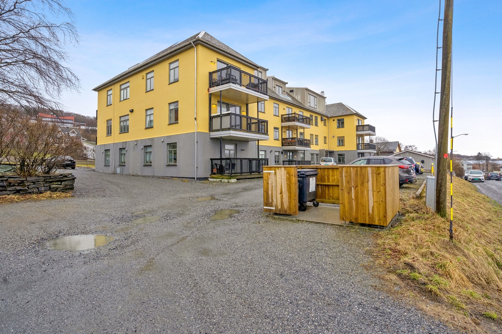 Søsterhjemmet har en sentral beliggenhet, med kort vei til sykehus, skoler, sentrum og småbåthavna// Leiligheten ligger i 1. etasje Galleribilde