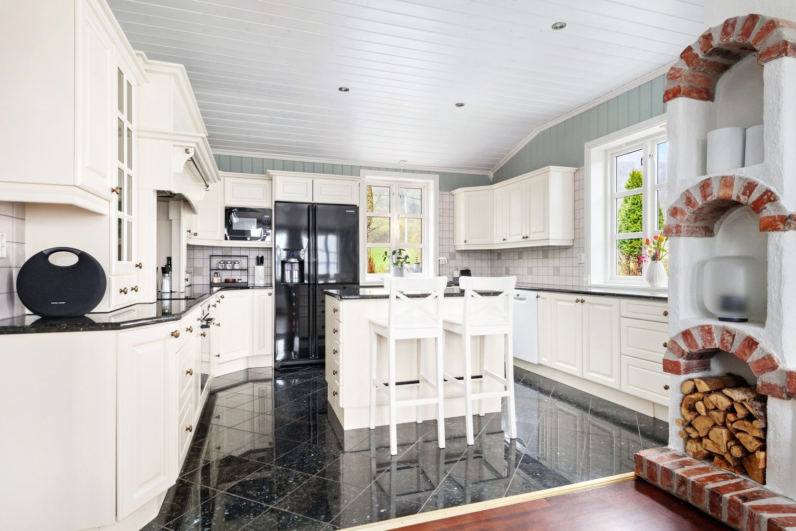 Kjøkkenet er svært innholdsrikt. Galleribilde