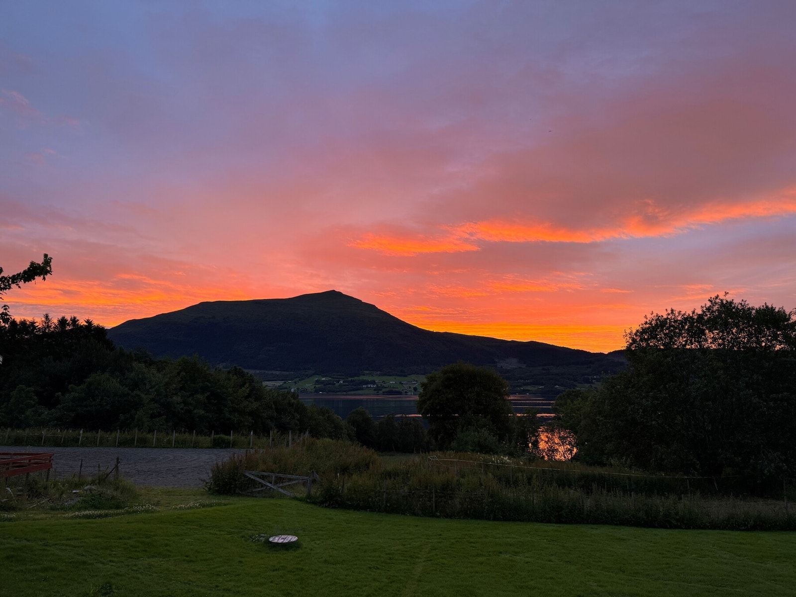 Stemningsbilde med solnedgang. Galleribilde