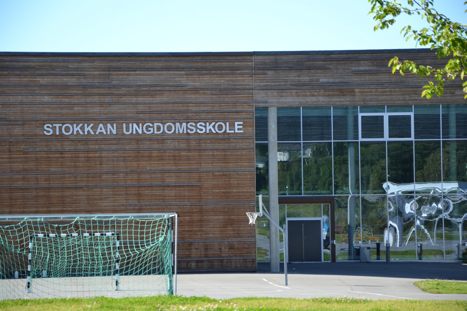 Boligen ligger også innen gangavstand til Halsen skole og Stokkan ungdomsskole. Galleribilde