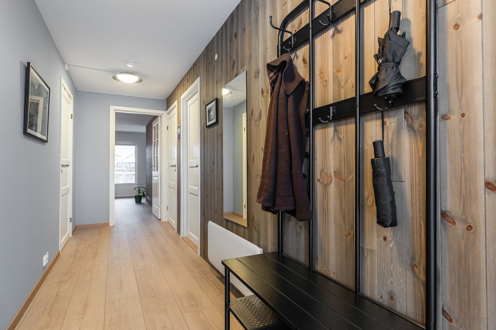 Fra gangen har man adgang til alle rom. Galleribilde