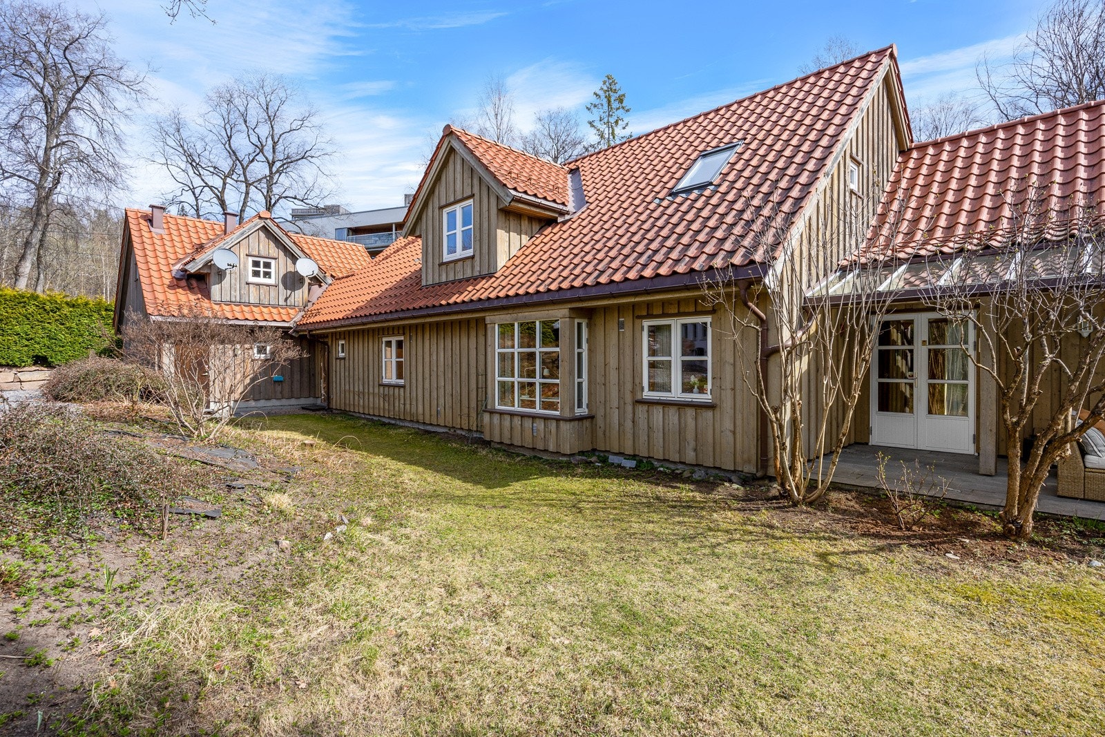 Boligen fra 2004 har en romslig og familievennlig planløsning med flere muligheter. Galleribilde