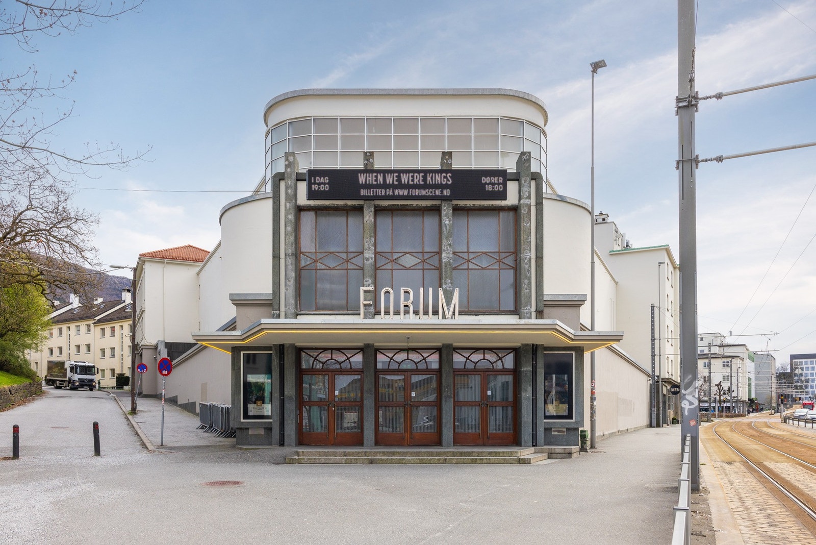 Forum scene byr på små og store kulturarrangement. Galleribilde