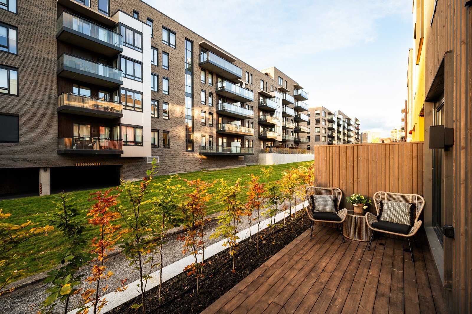 Fra stuen har du utgang til flott nordvestvendt terrasse av fin størrelse, på hele 12 m² Galleribilde