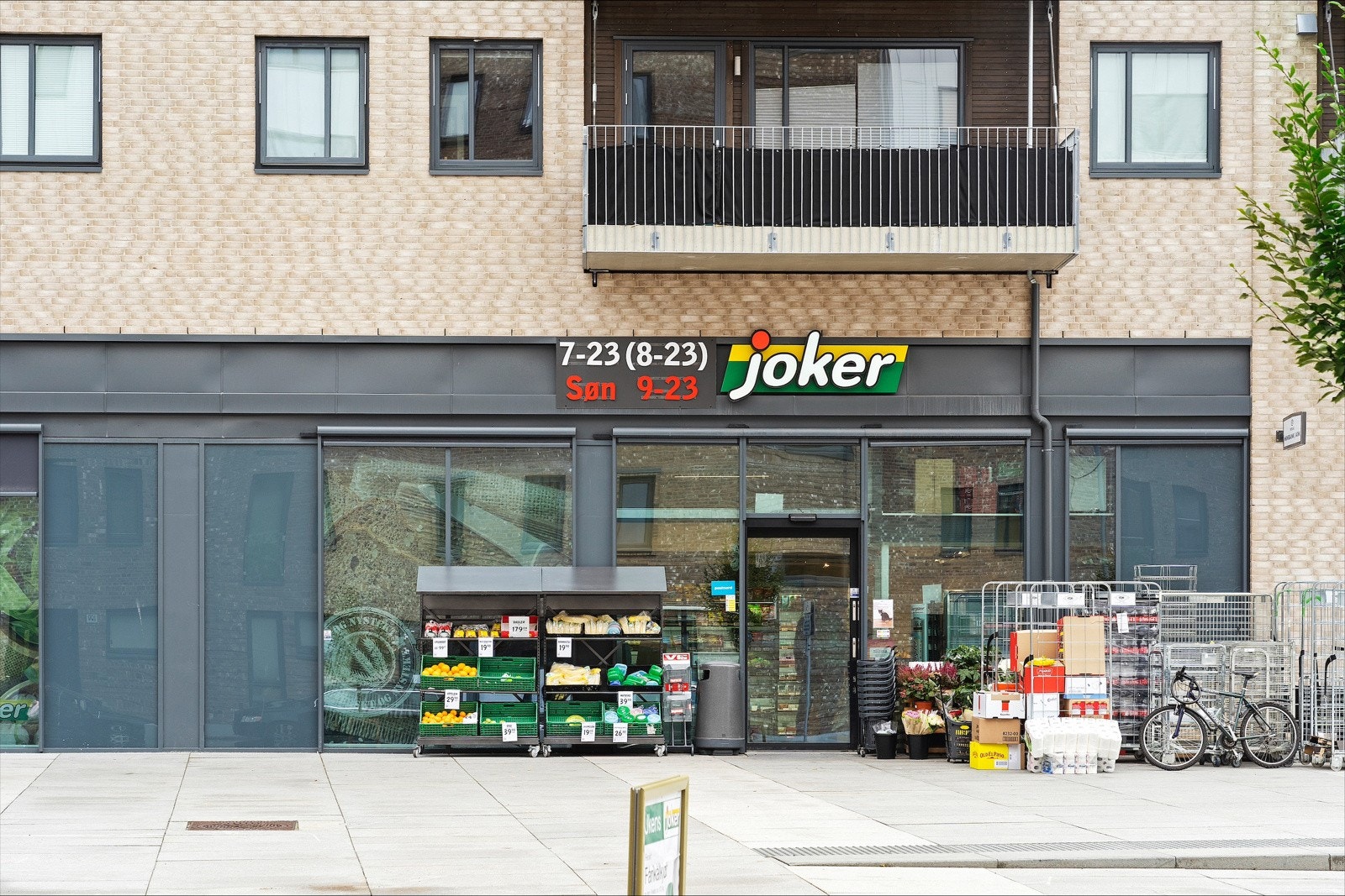 Søndagsåpen Jokerbutikk i tøffelavstand fra boligen Galleribilde