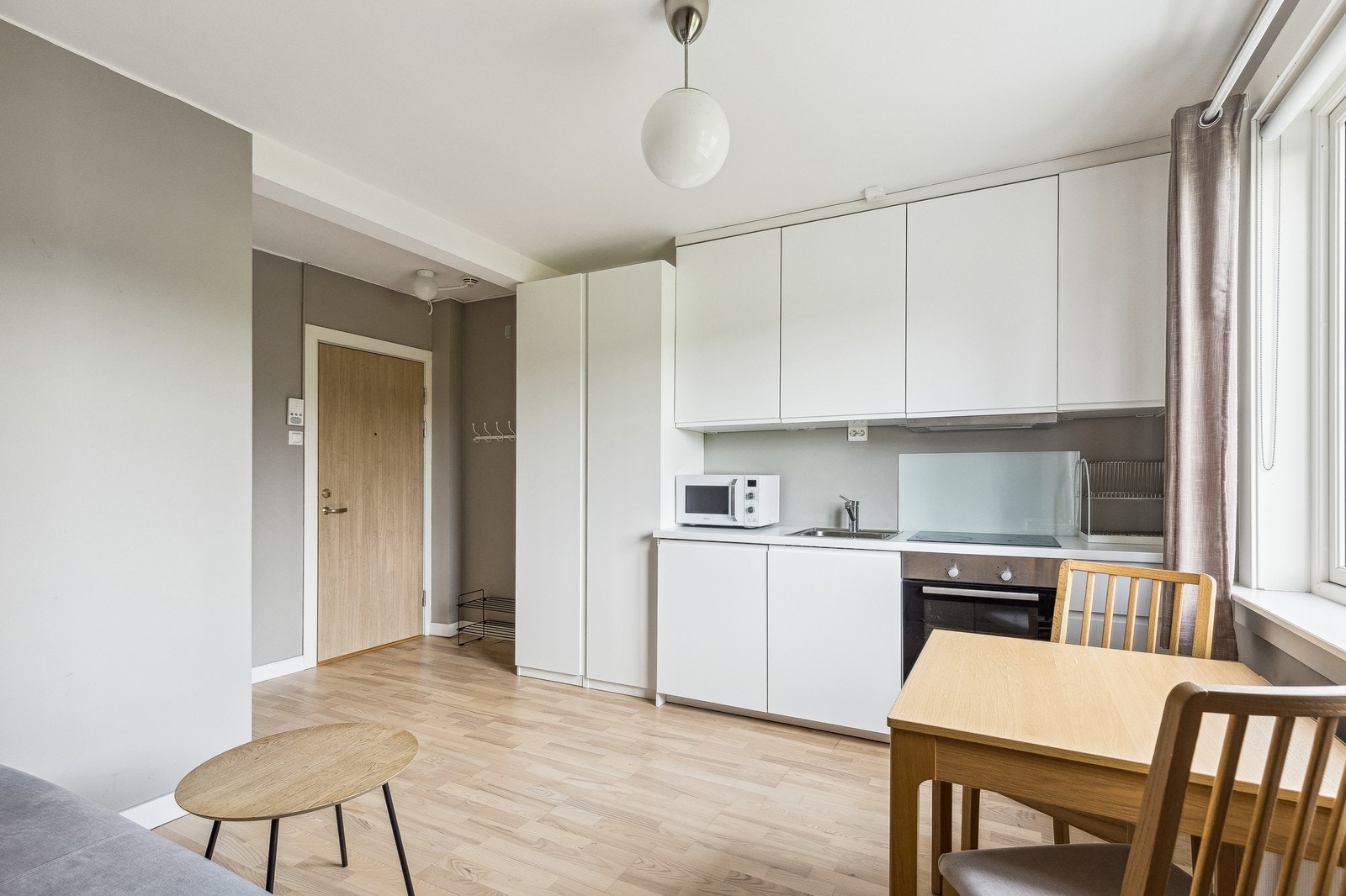 Attraktiv 1-roms leilighet på 17 kvm beliggende i byggets 2 etg. Galleribilde