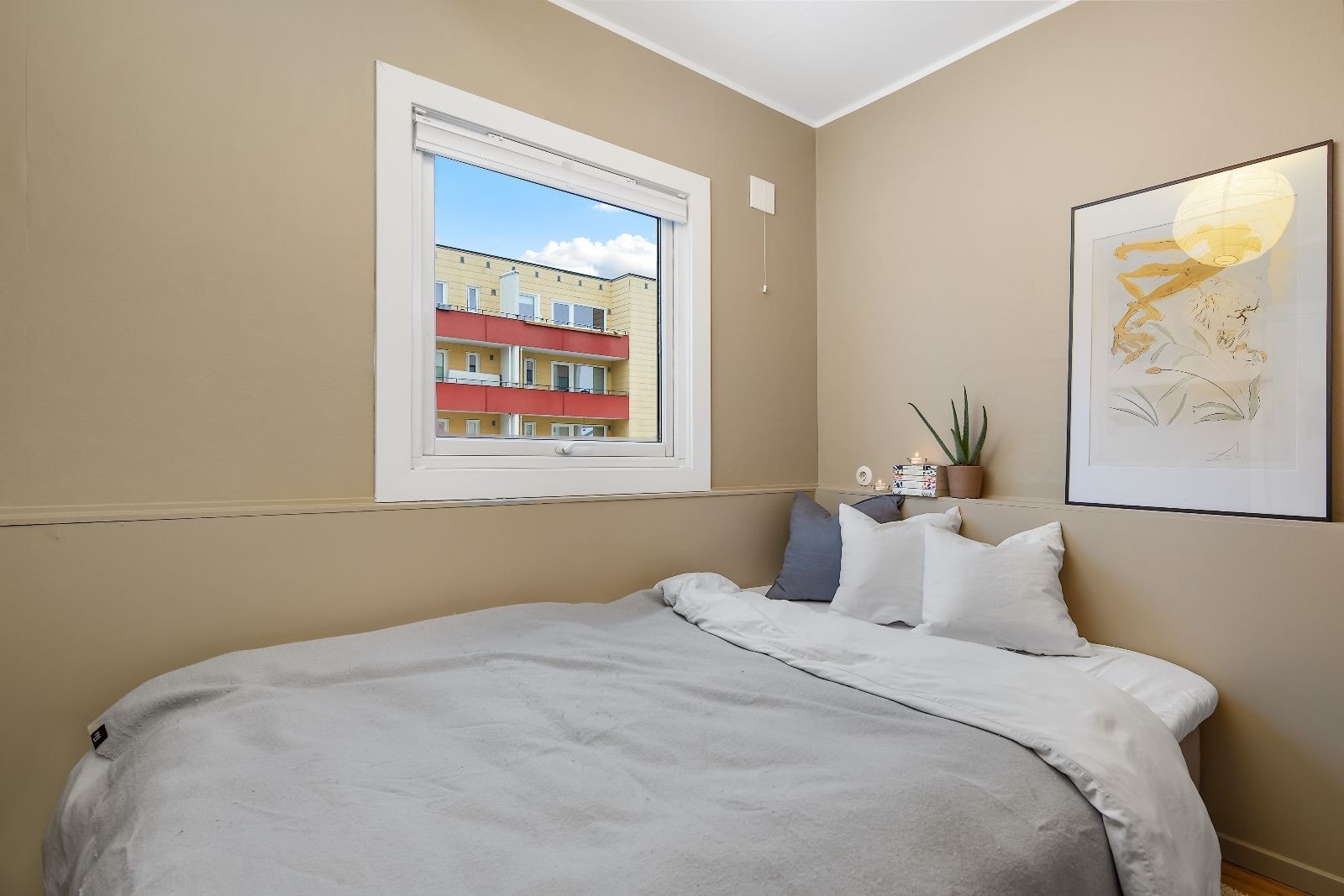 Plass til seng av god størrelse Galleribilde