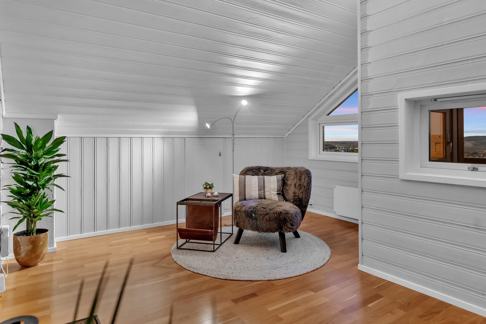 Rom i loft etg. Med mange bruksmuligheter. Galleribilde