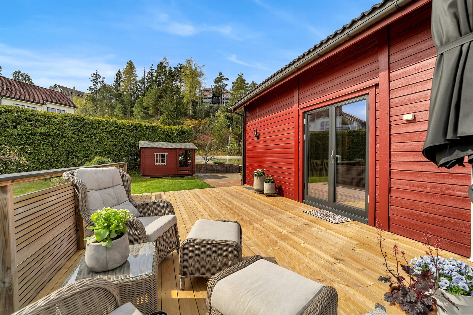 Terrasse i første etasje er oppmålt til 53 m2. Galleribilde