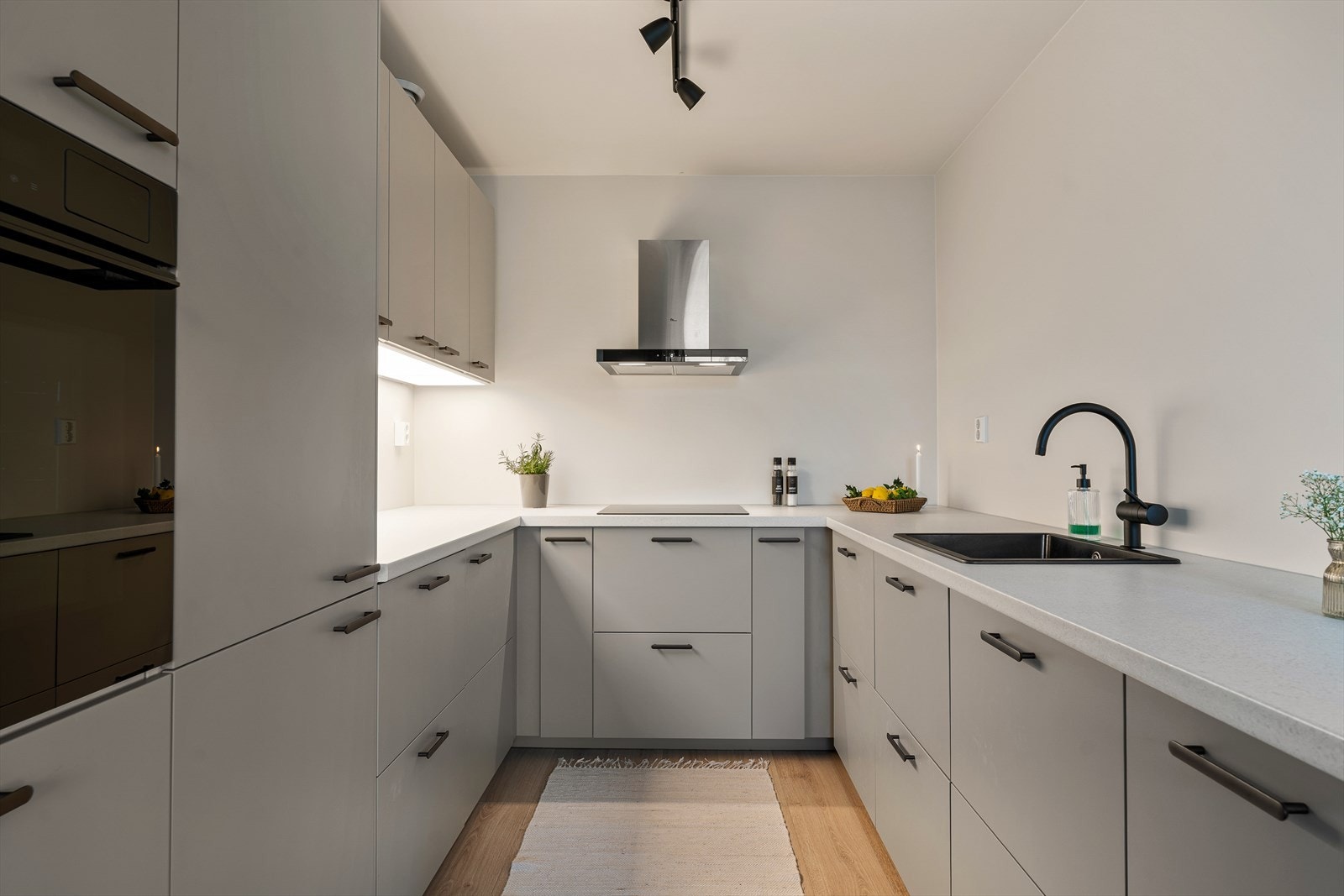 Innredning er levert fra IKEA og har fått TG0 i tilstandsrapport fra takstmann. Galleribilde