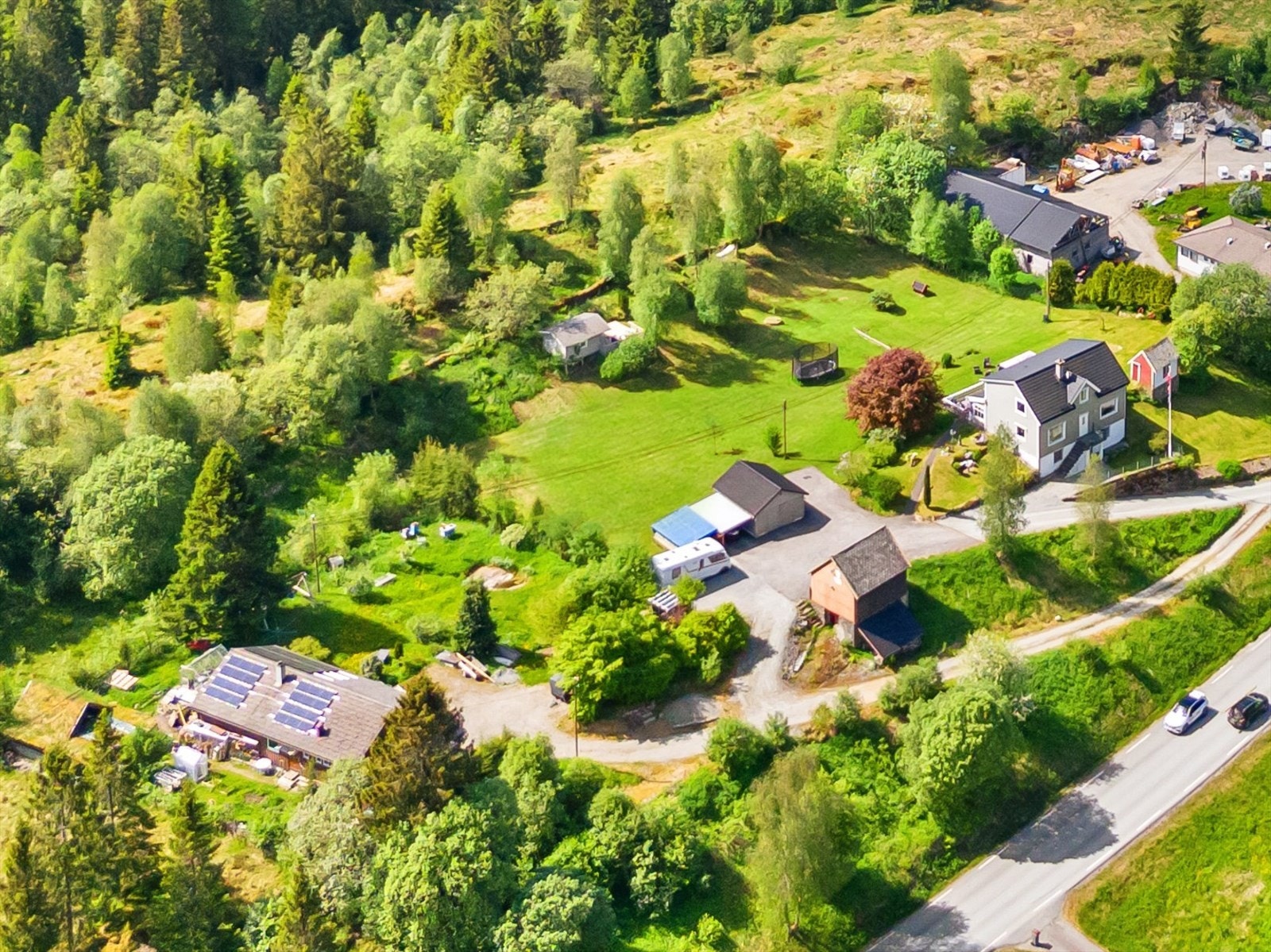 Velkommen på visning på denne perlen av en eiendom. Husk påmelding til visning og ta kontakt med megler Jørn Tage Hereide for spørsmål. Galleribilde