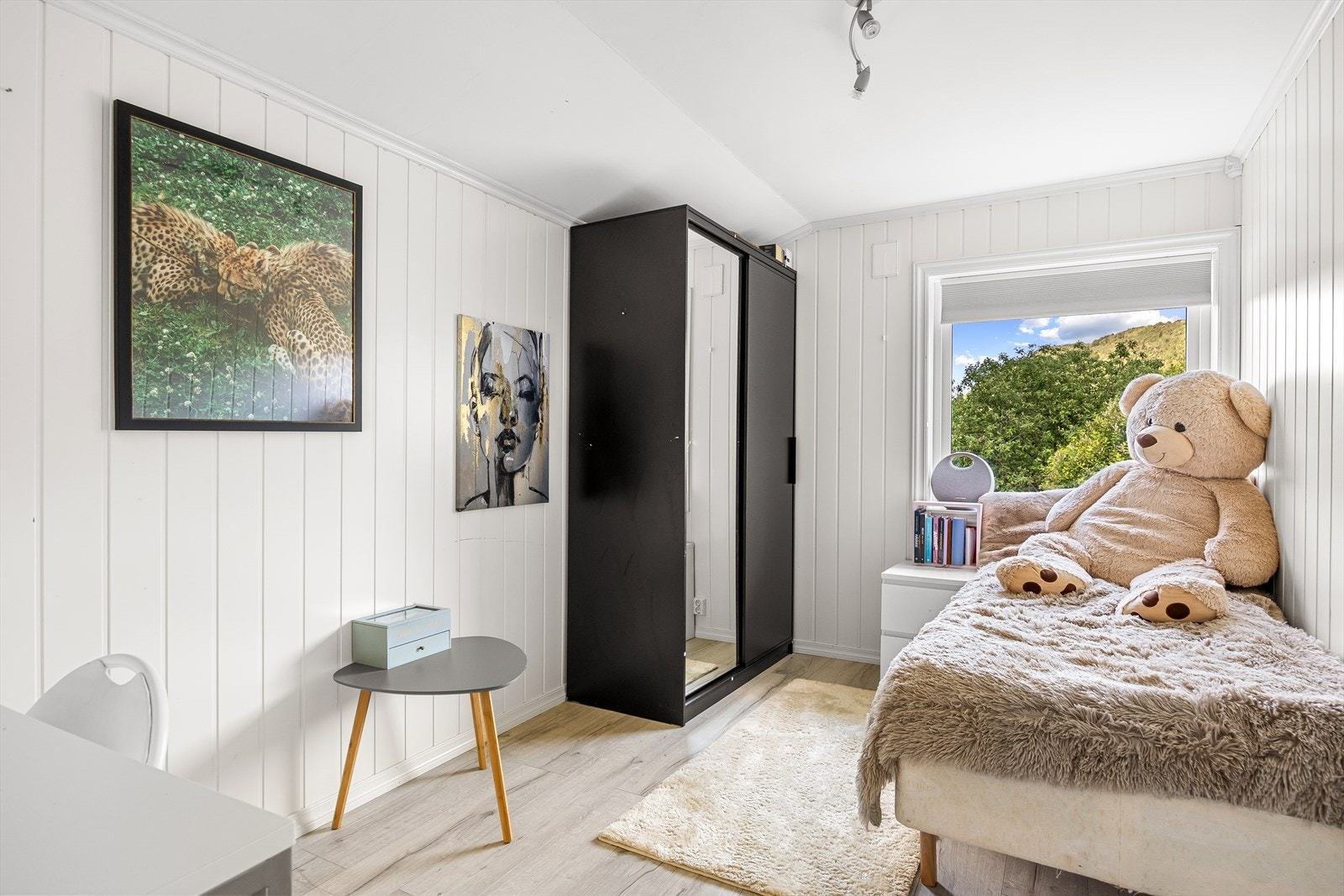 Også de mellomstore soverommene er av god størrelse. Galleribilde