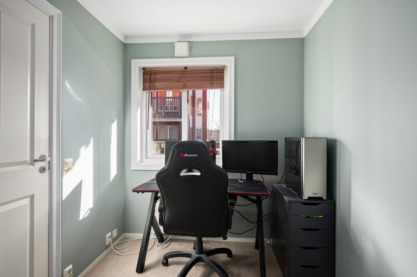 Soverom 2 er også av god størrelse, passer perfekt som gjesterom eller kontor Galleribilde