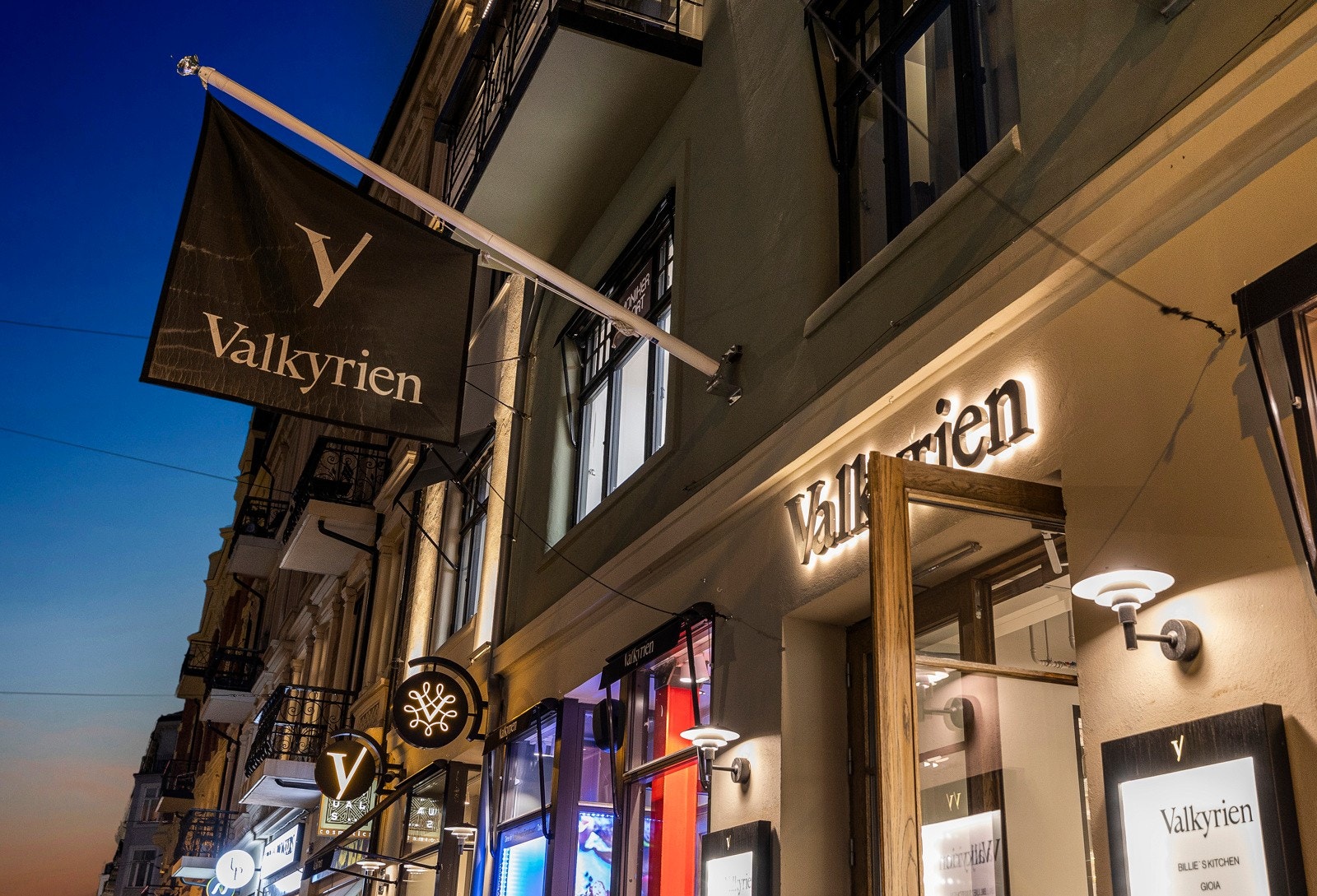 Populære Valkyrien senter tilbyr et unikt utvalg av hyggelige spesialforretninger og restauranter. Galleribilde