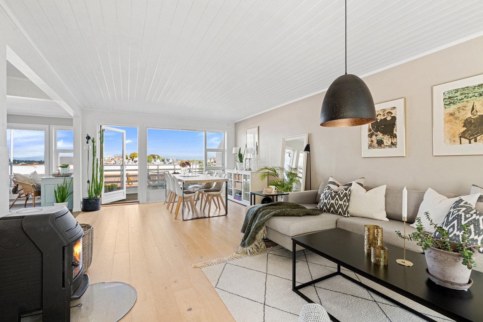 Innbydende fargevalg og moderne uttrykk skaper en lun atmosfære du kan trives i fra første stund. Galleribilde