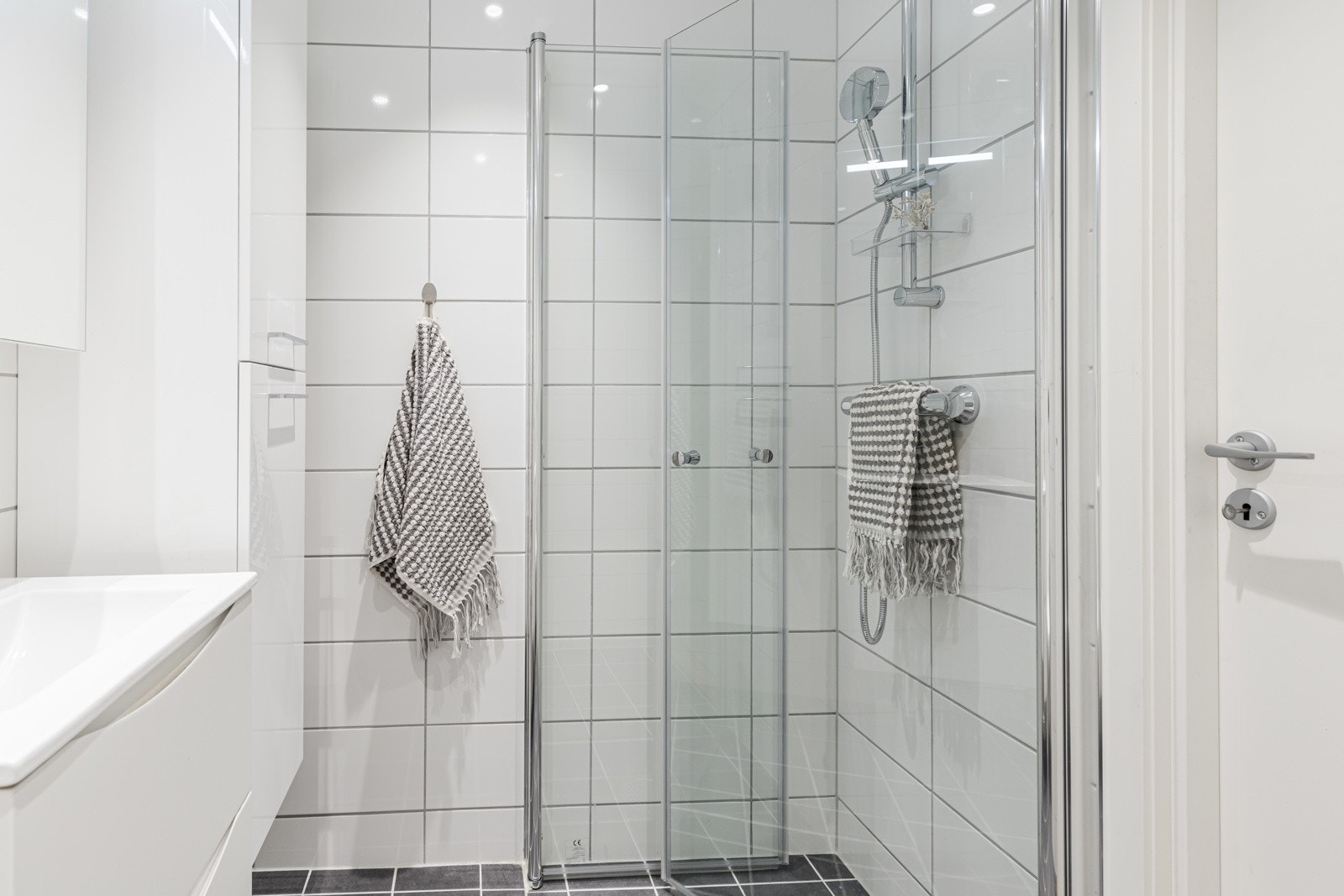 Bad fra 2024. Badet er renovert i regi av borettslaget. Galleribilde