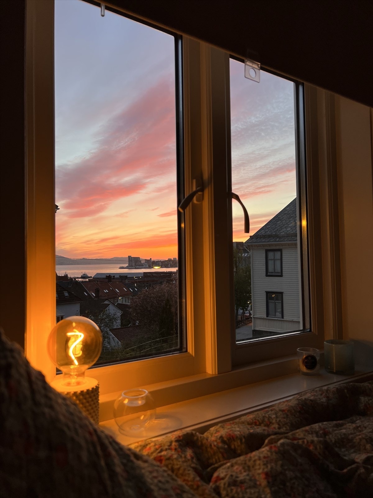 En av flere vakre solnedganger. Galleribilde