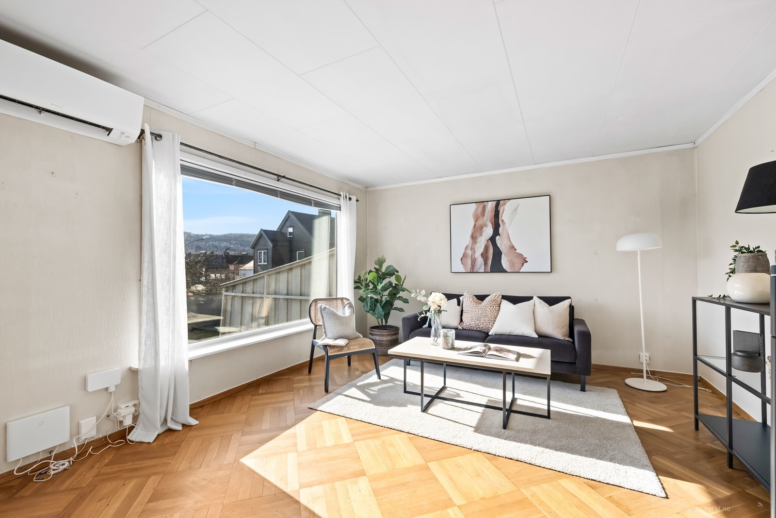 Det er montert varmepumpe i stuen Galleribilde