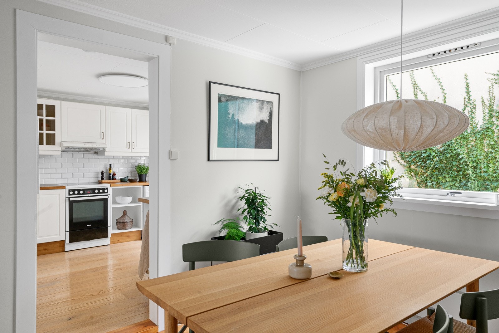 Her nytes lange frokoster og hyggelige middager i godt selskap. Galleribilde