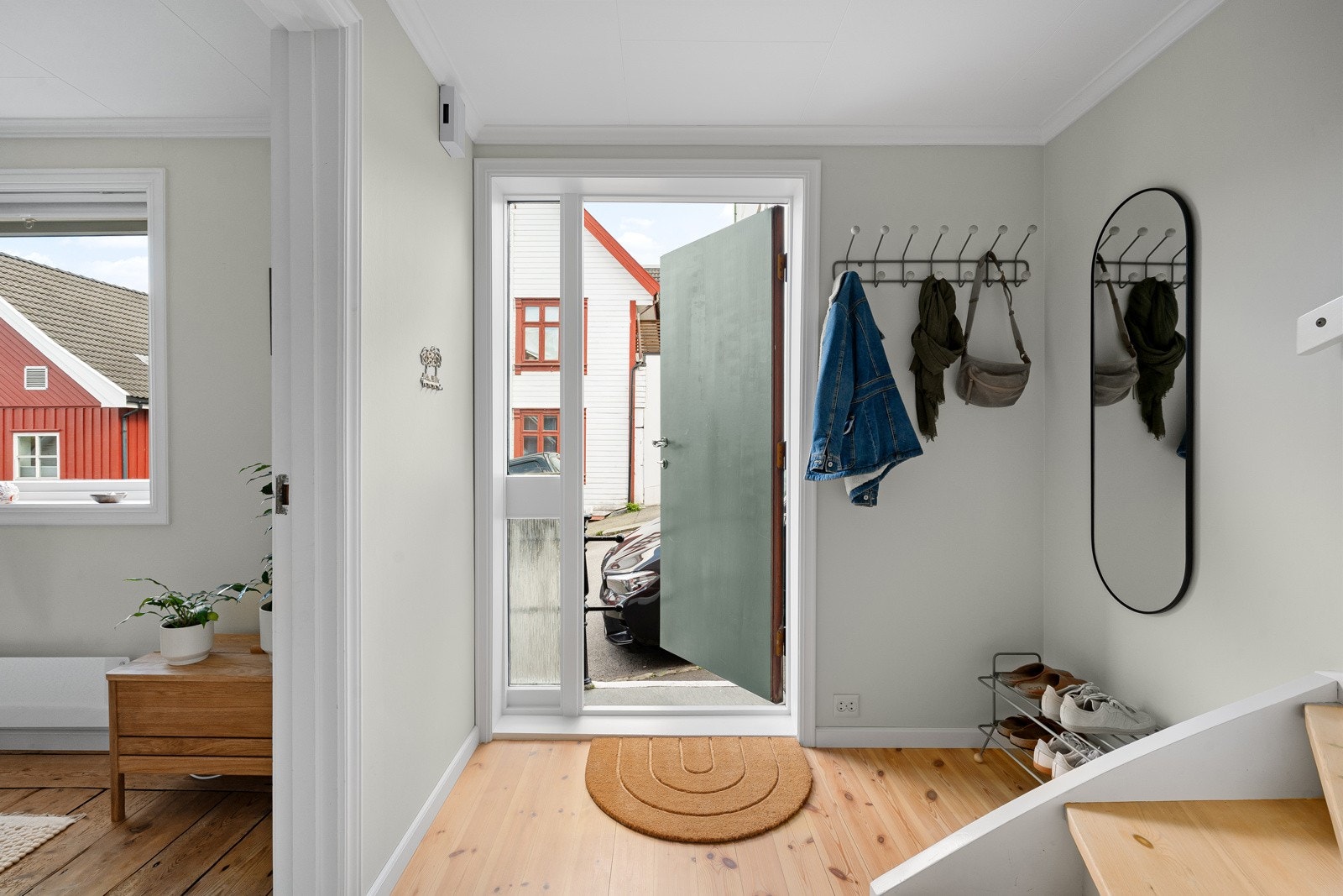 Hyggelig inngang som ønsker deg varmt velkommen inn. Galleribilde