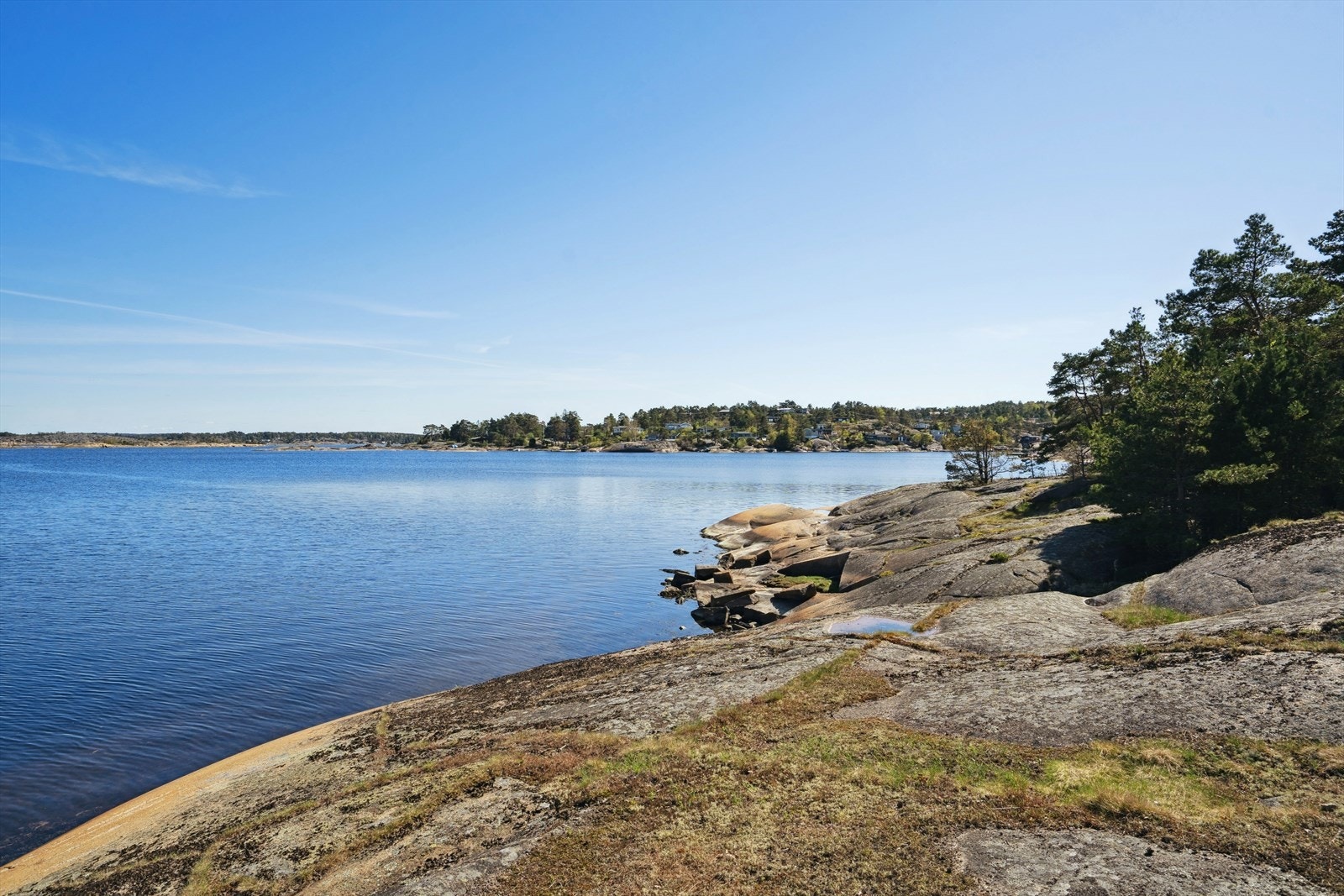 Svabergene er også ideelle for piknik, bading, og å utforske små tidevannsbassenger som ofte er fulle av liv! Galleribilde
