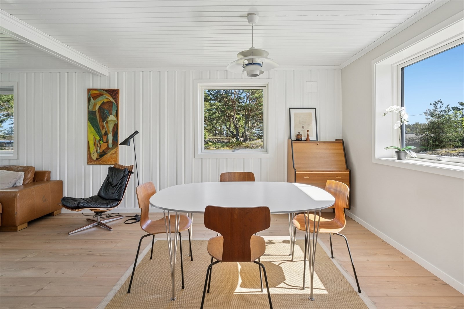 Spisestue - Familiens samlingspunkt, her nytes gode måltider. Galleribilde