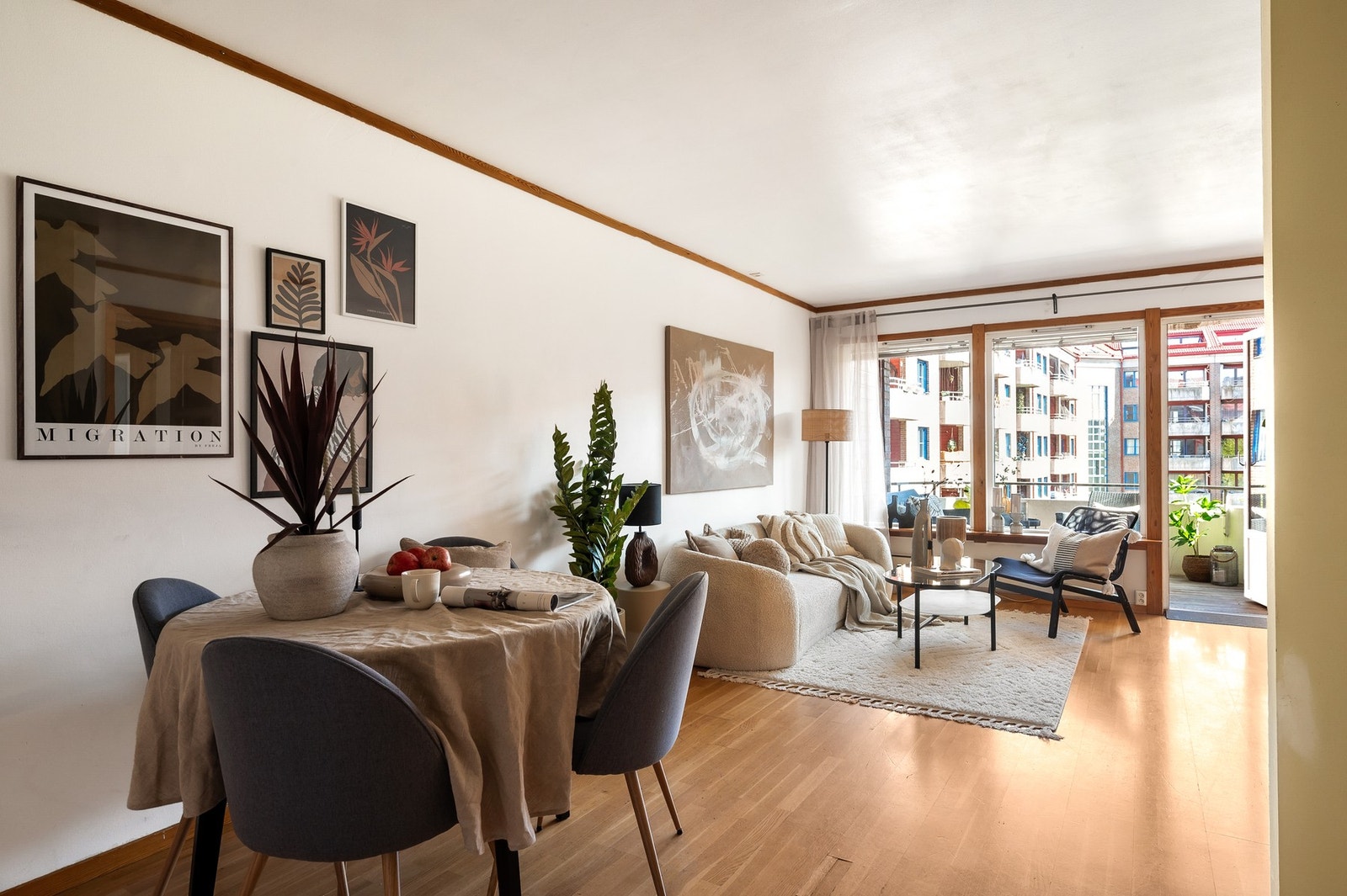 Stuen er luftig og romslig med gode møbleringsmuligheter. Galleribilde