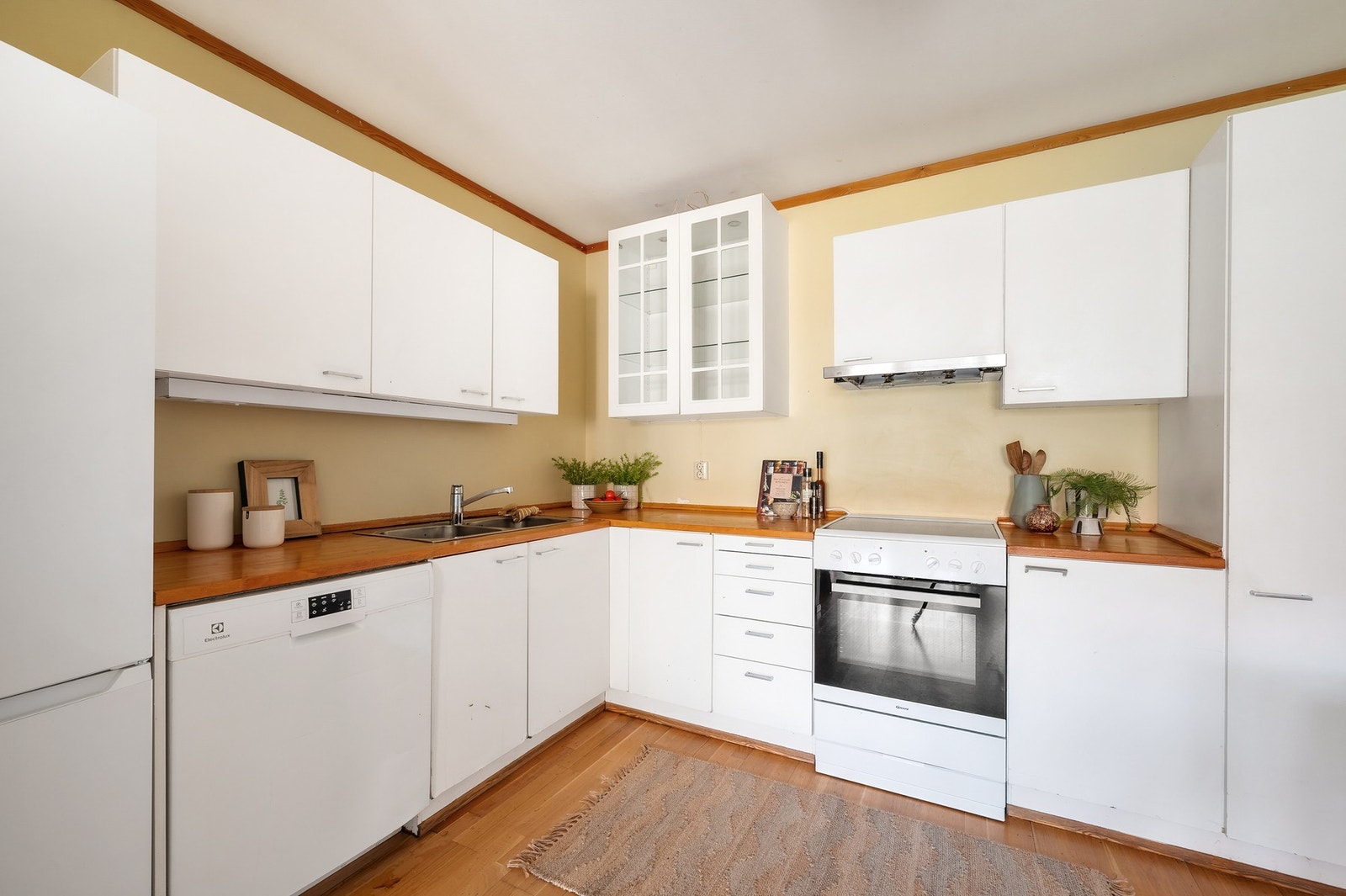 På kjøkkenet er det opplegg for oppvaskmaskin. Galleribilde