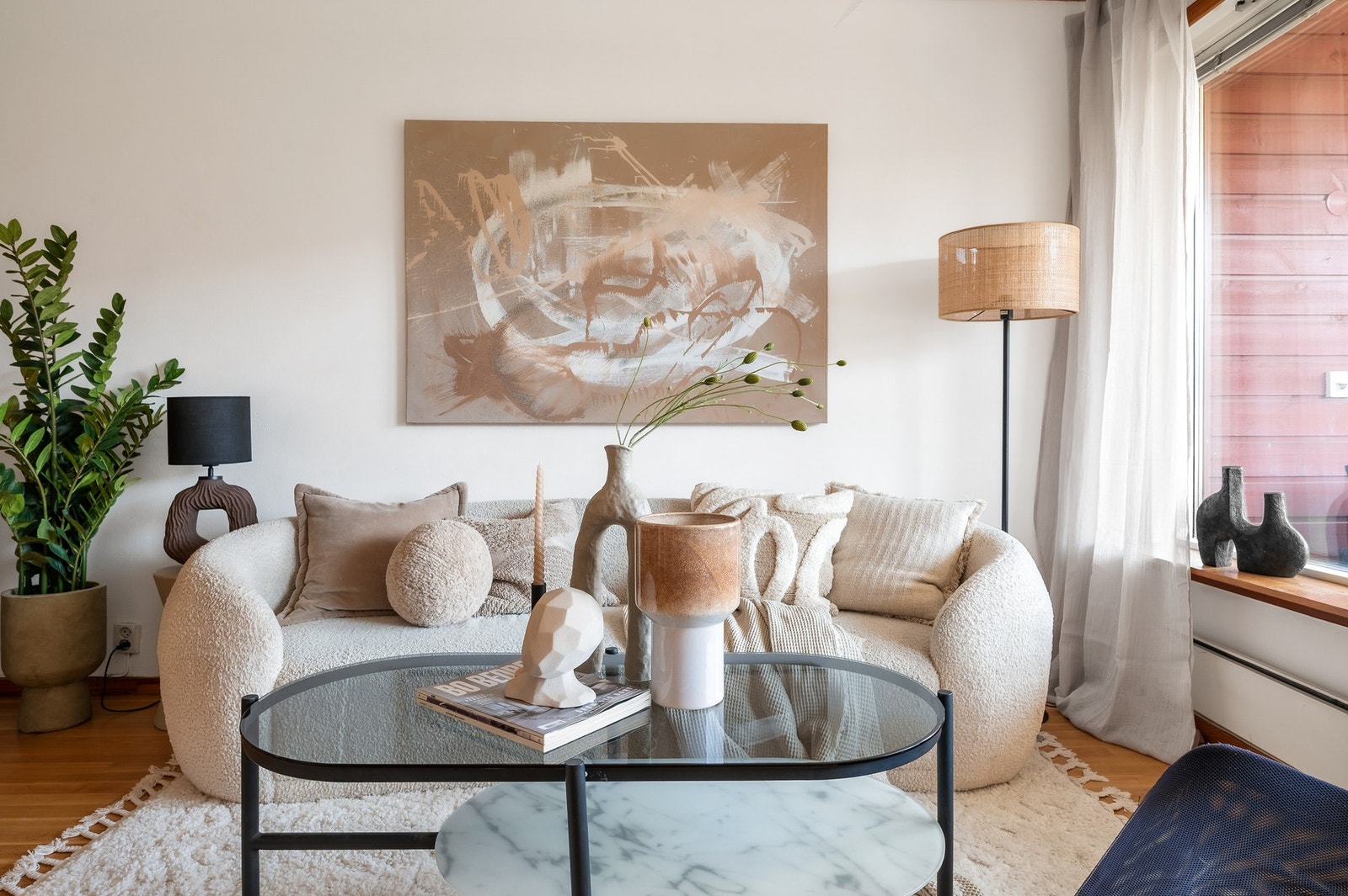 God plass til å innrede med sofagruppe. Galleribilde