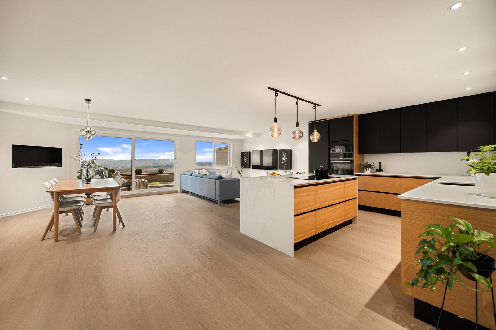 Velkommen til Olaf Bulls vei 13B, presentert av Synnøve Nyhagen v/ EIE Røa, Skøyen Ullern. Galleribilde