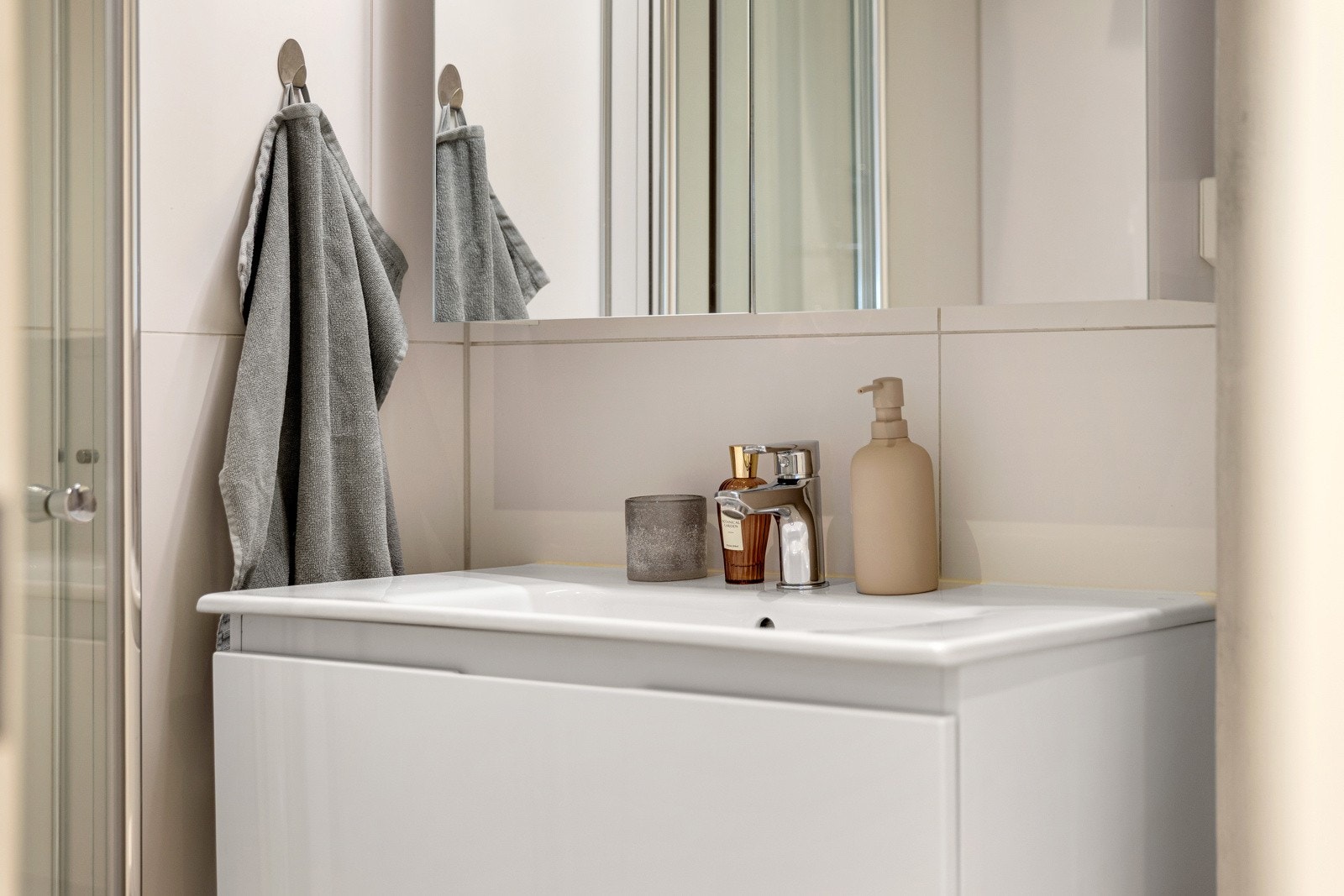 Badet ble pusset opp i 2019 med ny membran, fliser og innredning. Galleribilde